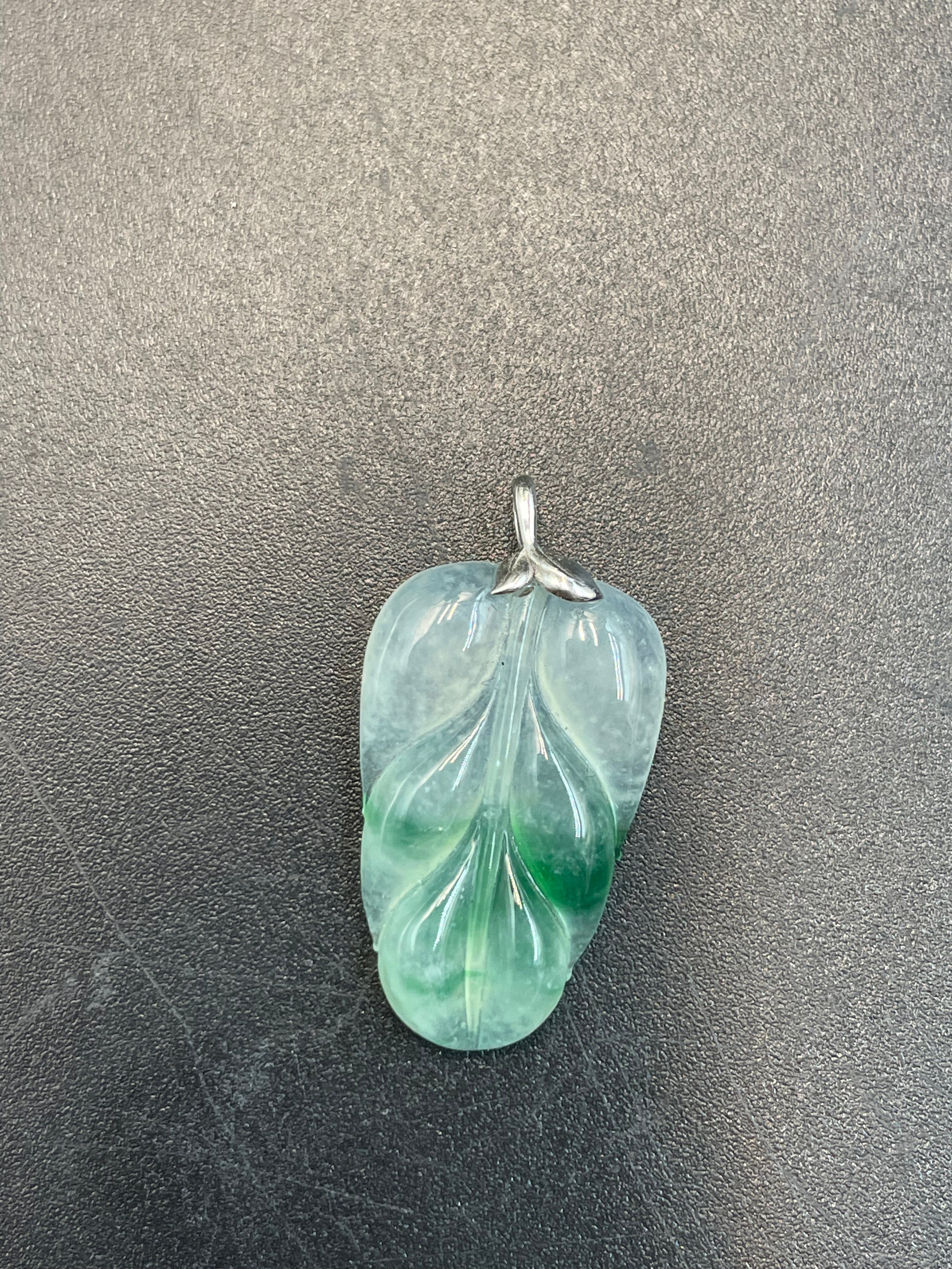 緬甸天然翡翠飄花金枝玉葉吊墜