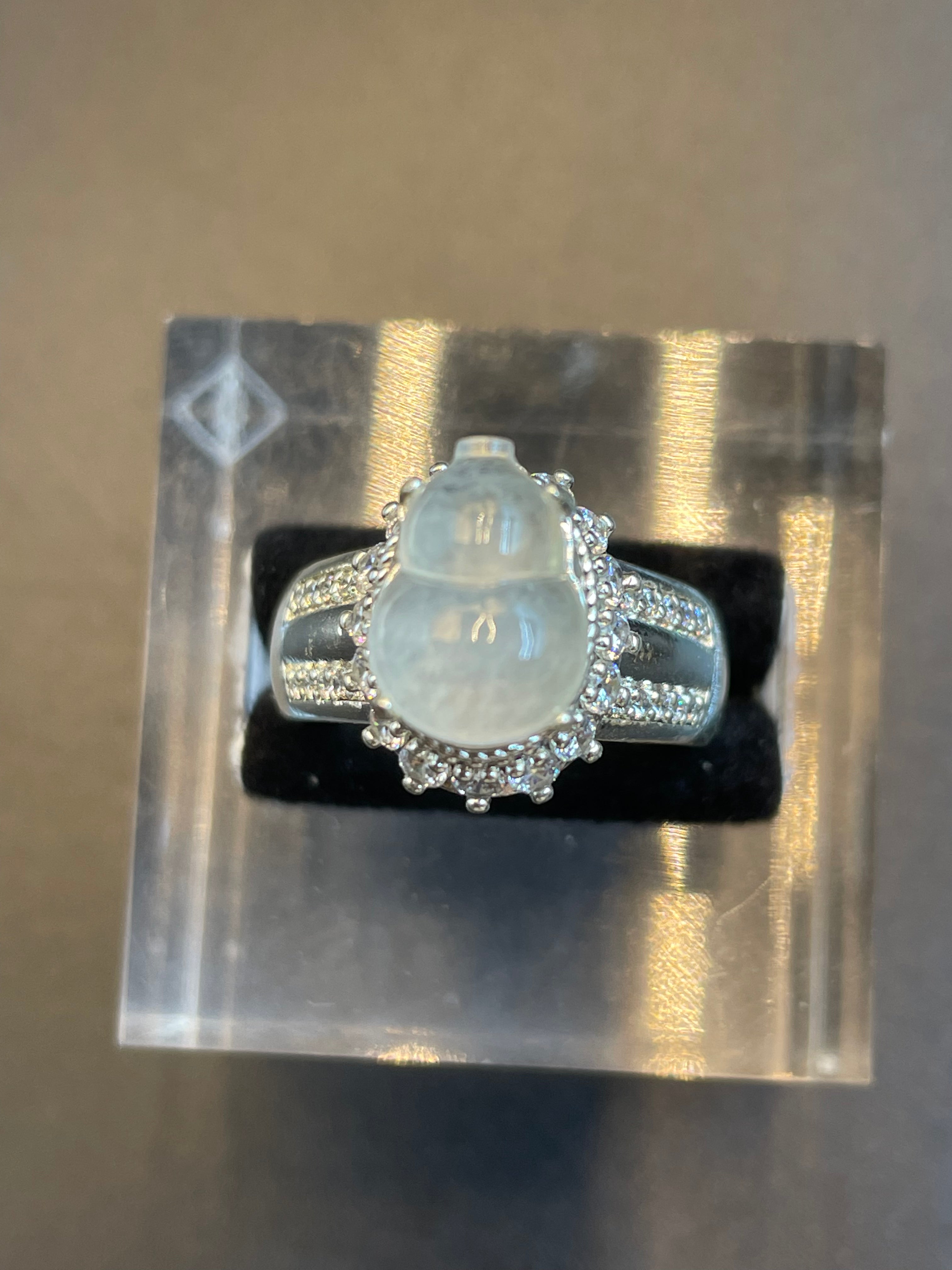 緬甸天然翡翠冰種福祿蛋面戒指