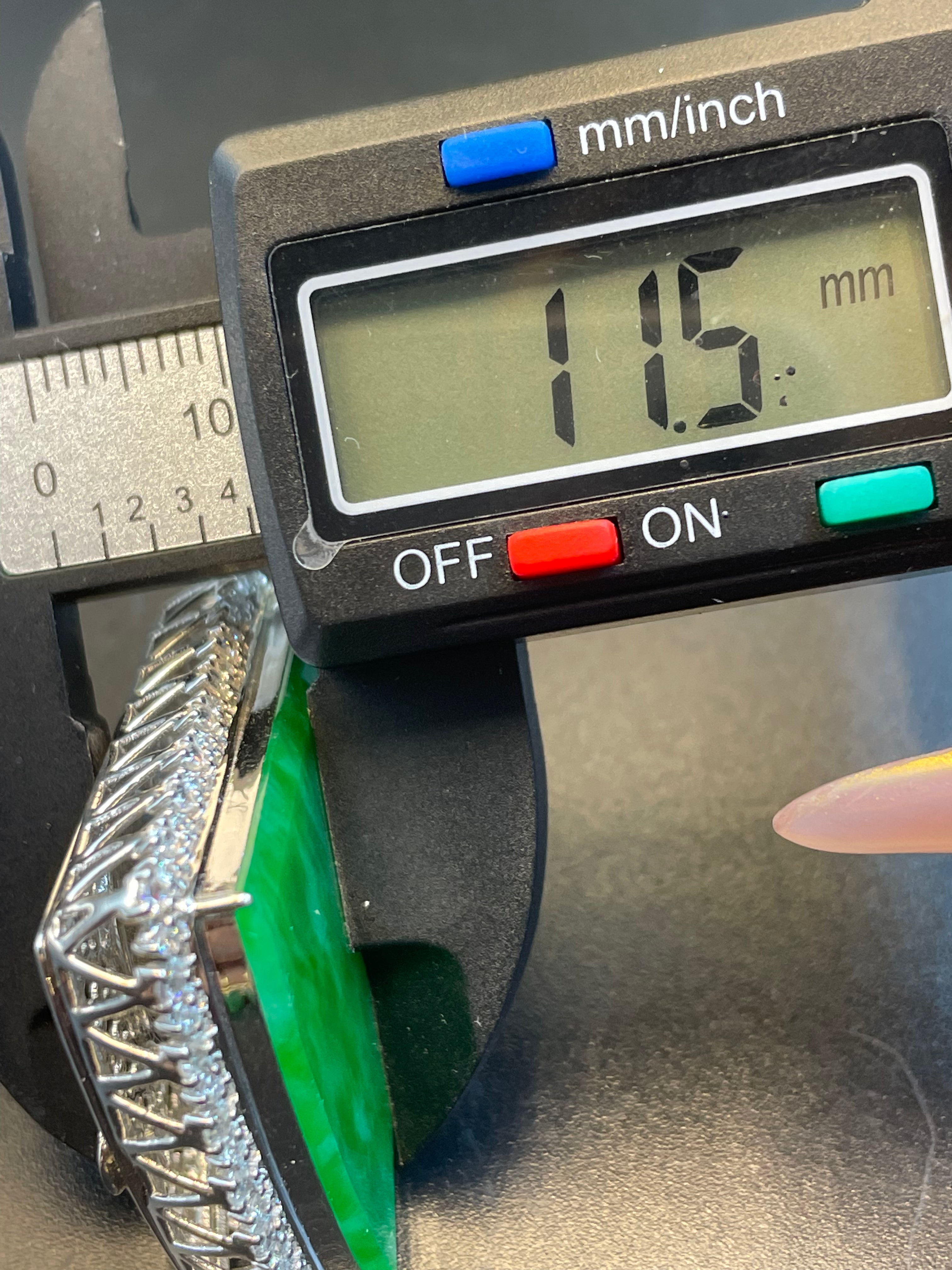 天然翡翠陽綠無事牌吊墜