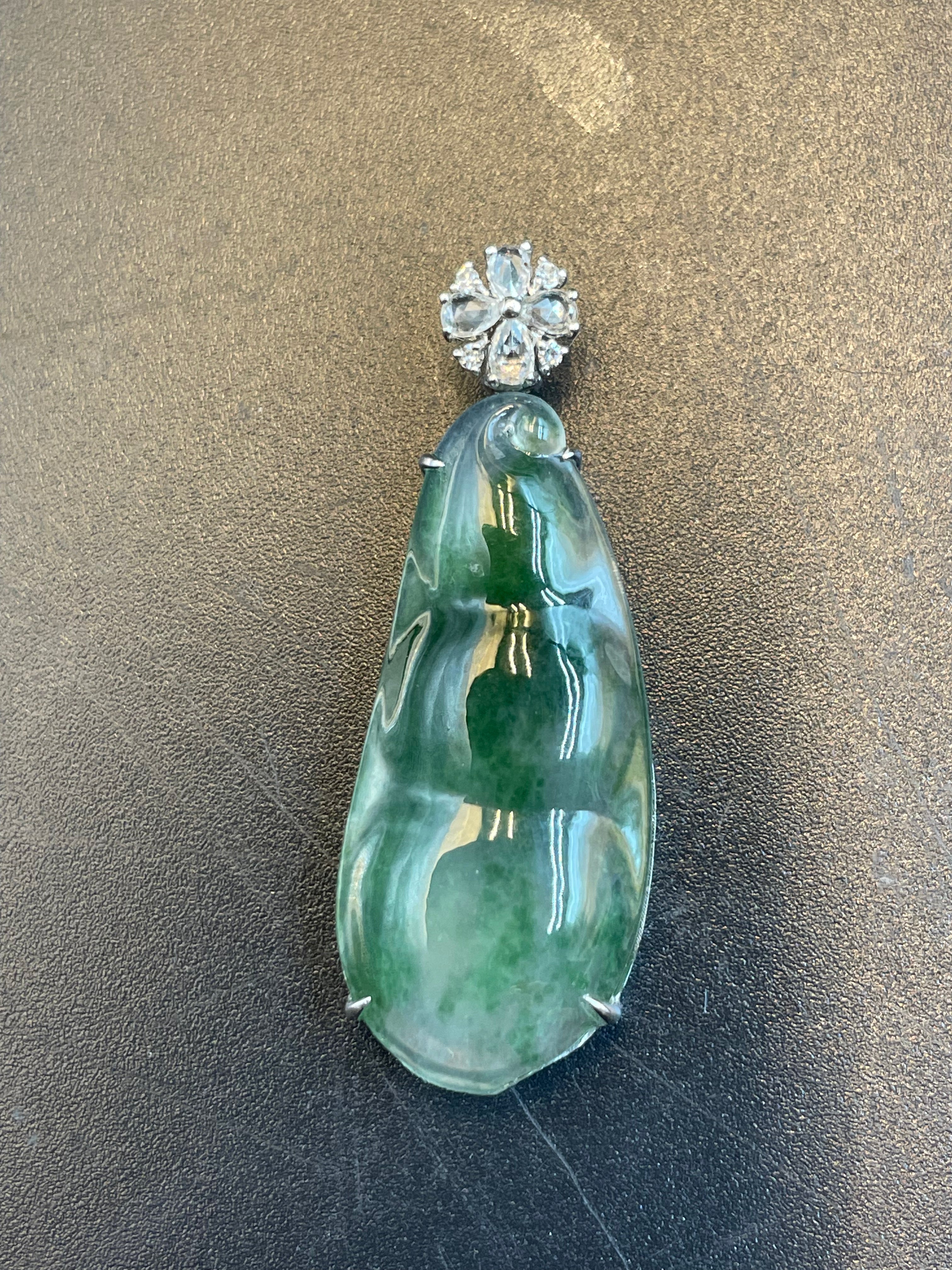 天然翡翠冰種飄綠花福豆吊墜