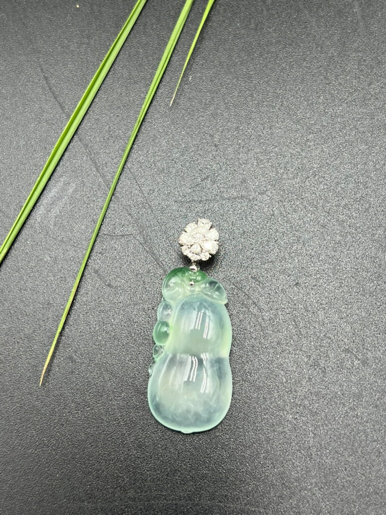緬甸天然翡翠冰飄花好事花生吊墜