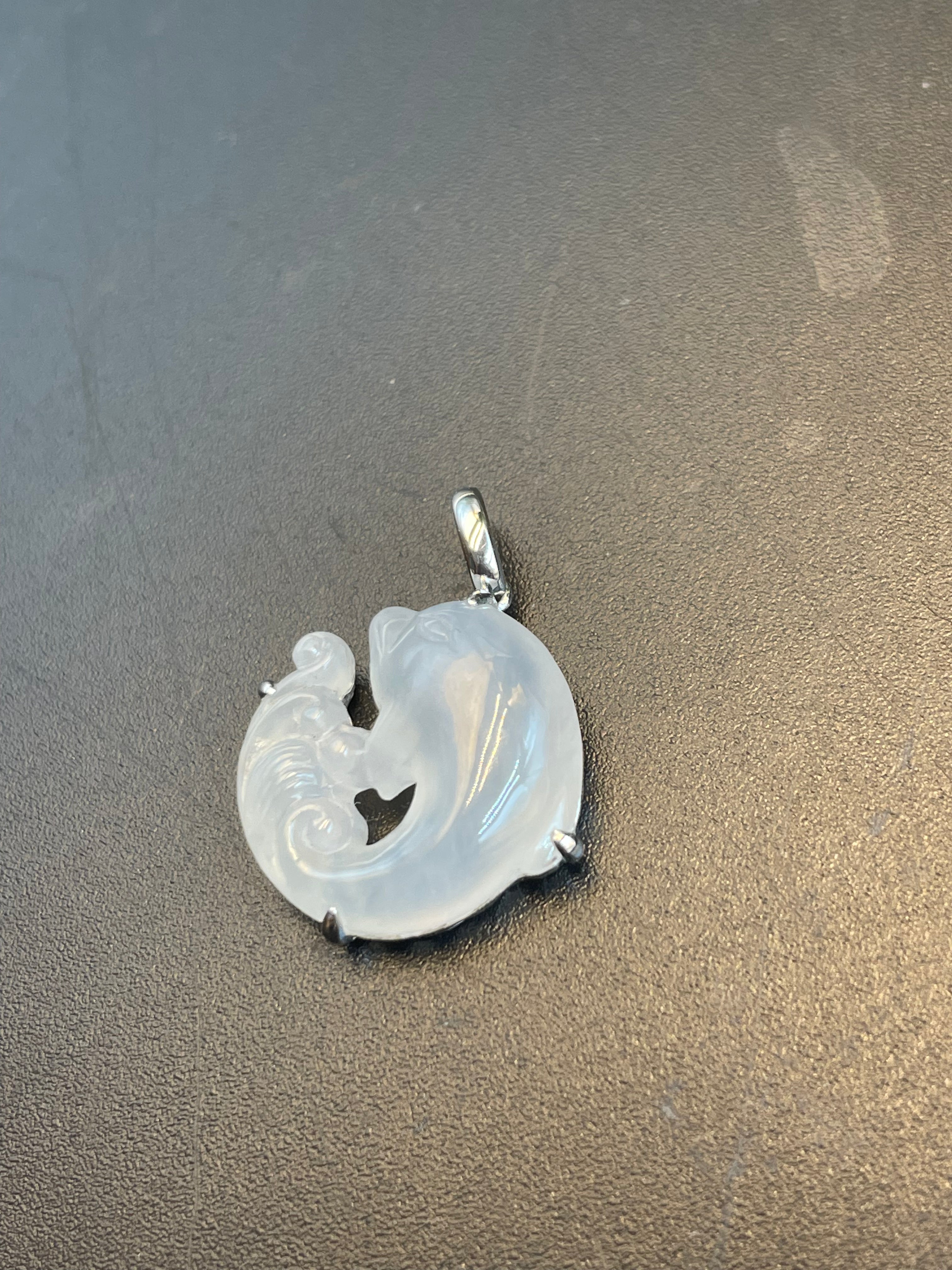 天然翡翠冰種海豚吊墜