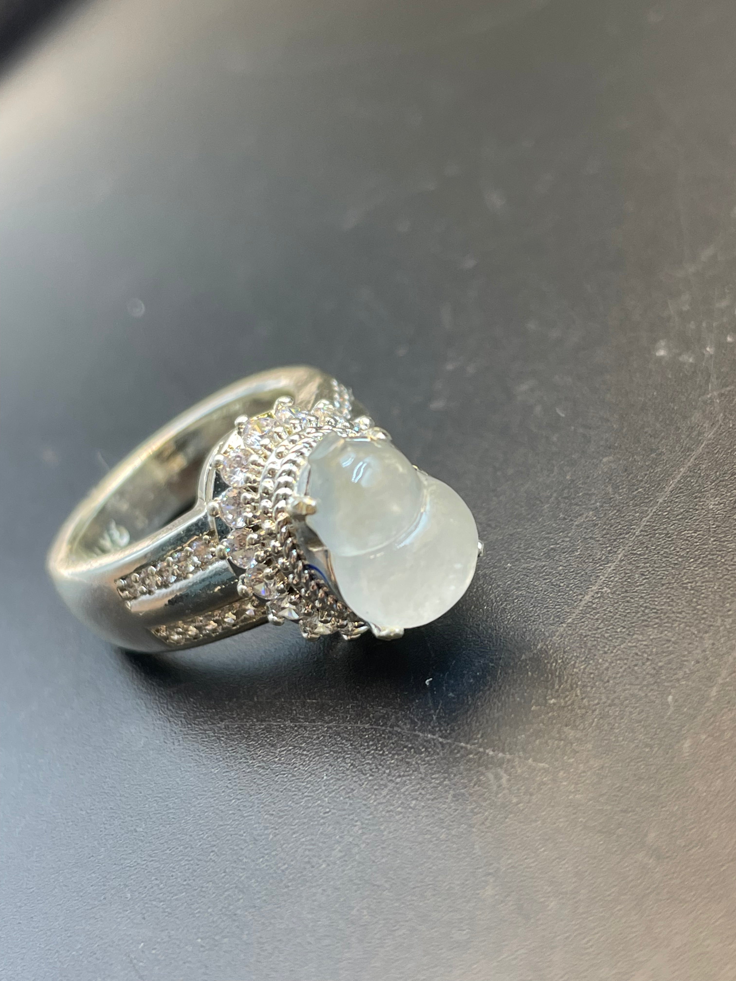 緬甸天然翡翠冰種福祿蛋面戒指