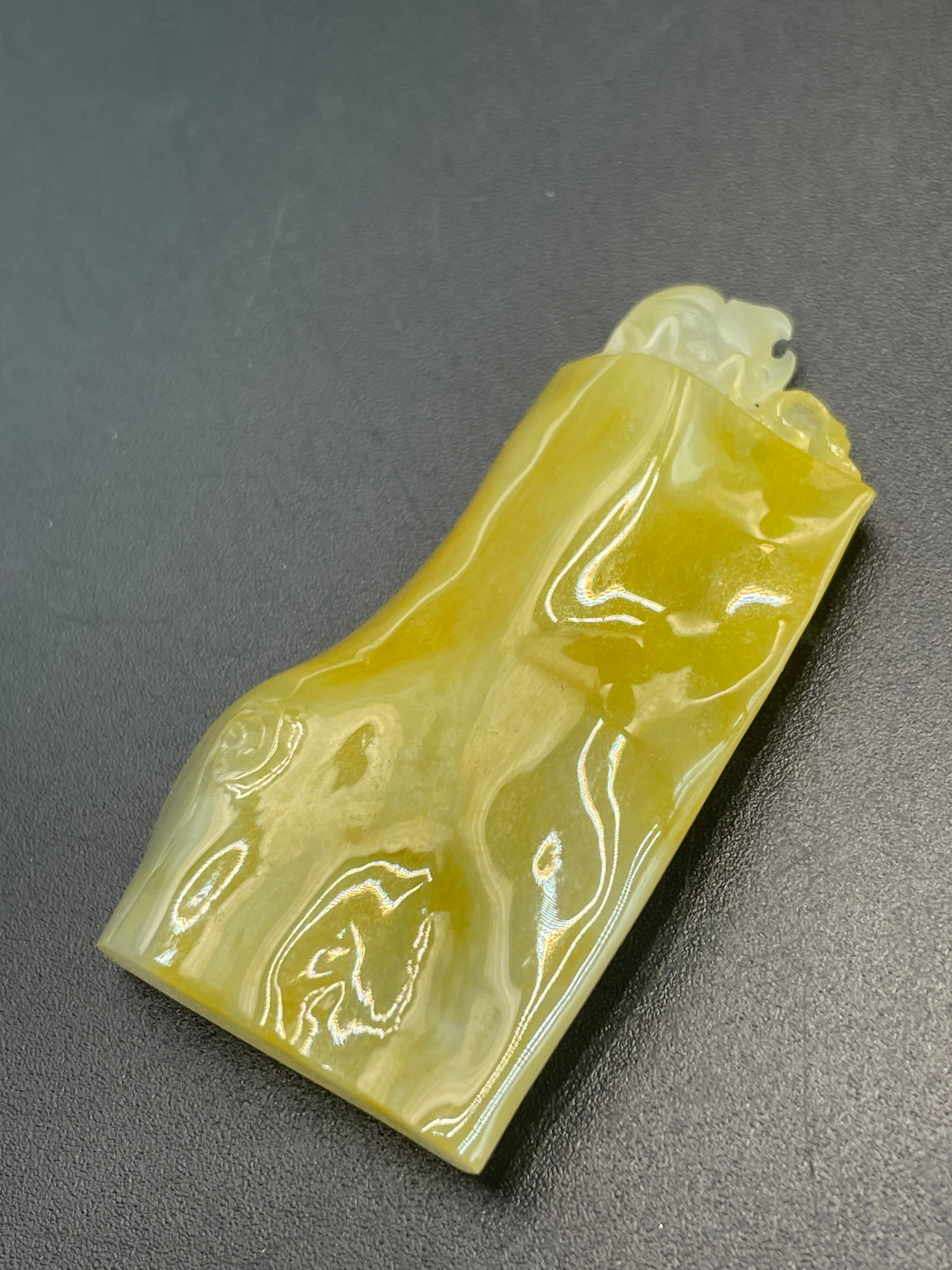 緬甸天然翡翠隨形吊墜