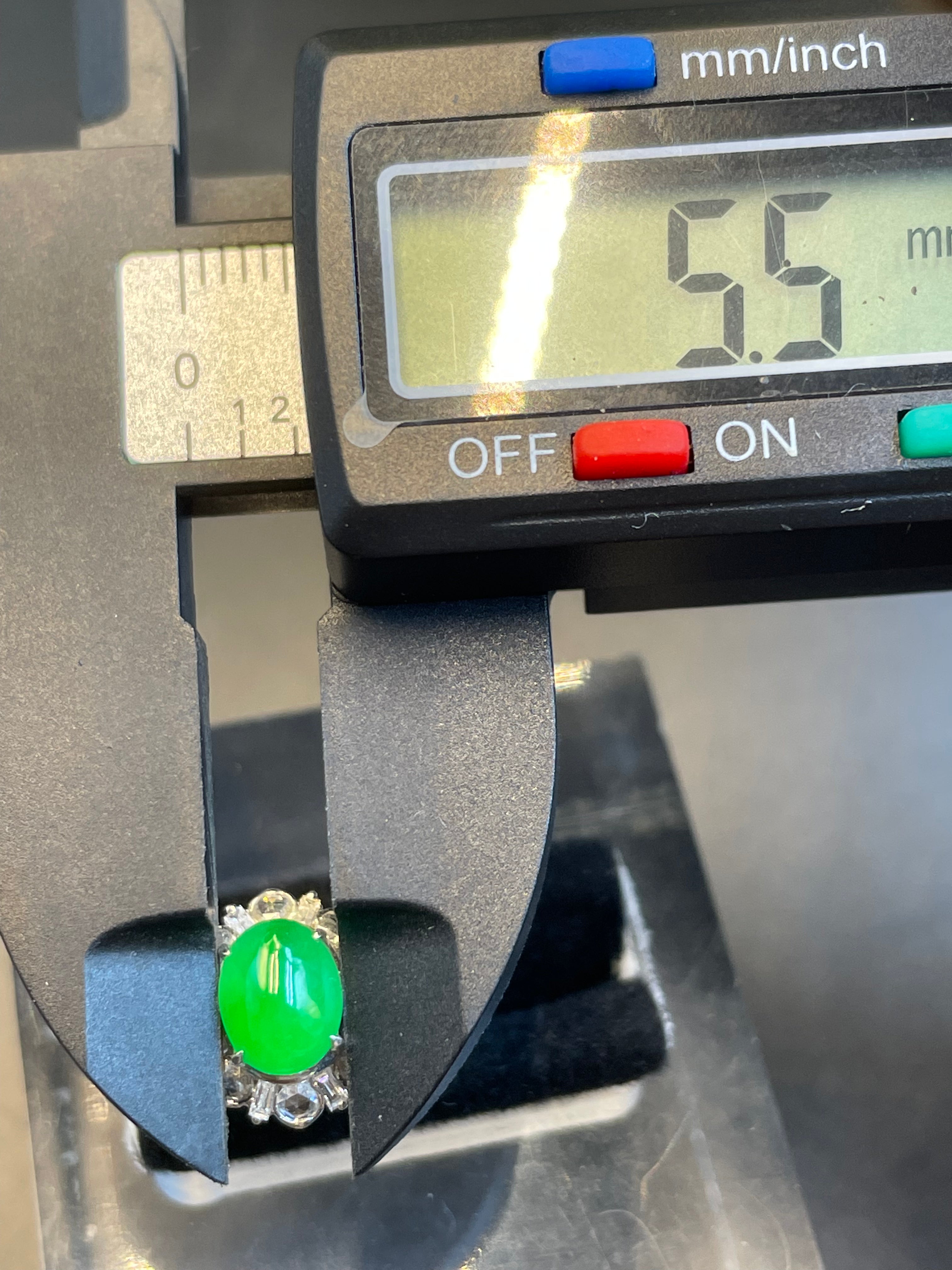 緬甸天然翡翠陽綠蛋面戒指