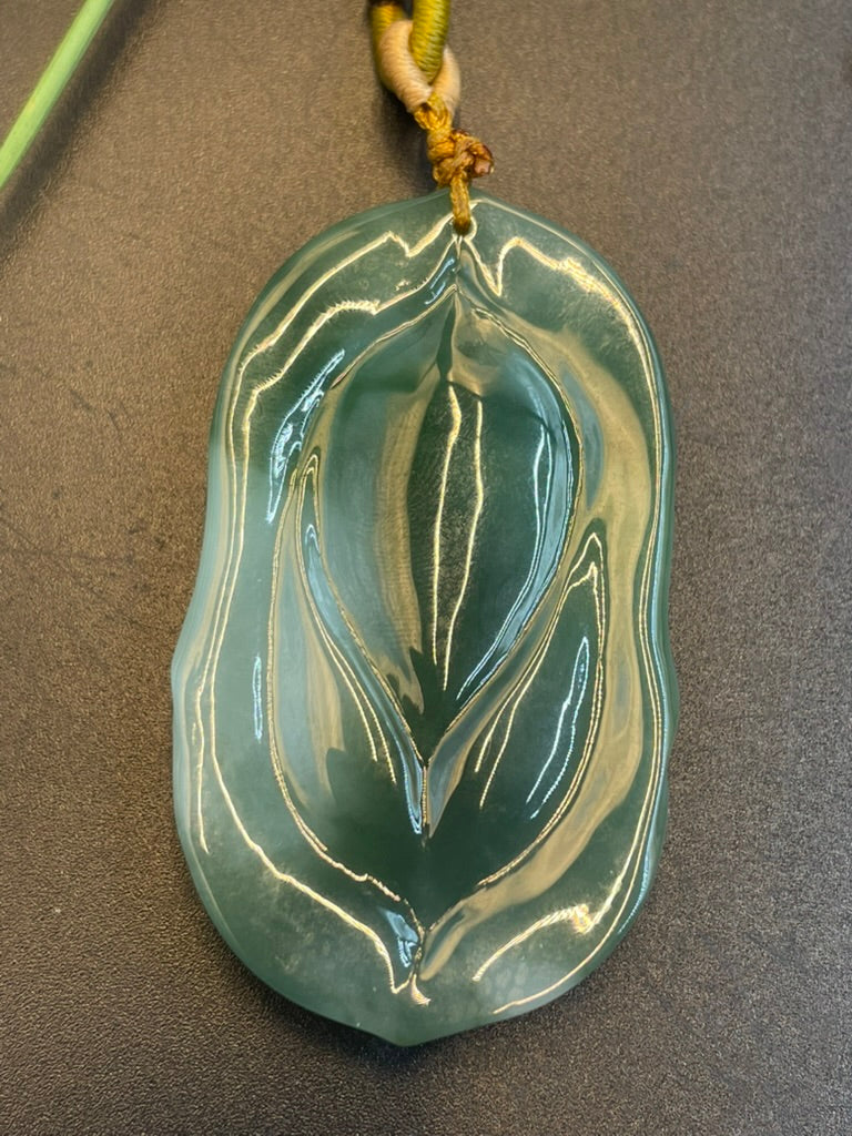 緬甸天然翡翠龍首吊墜