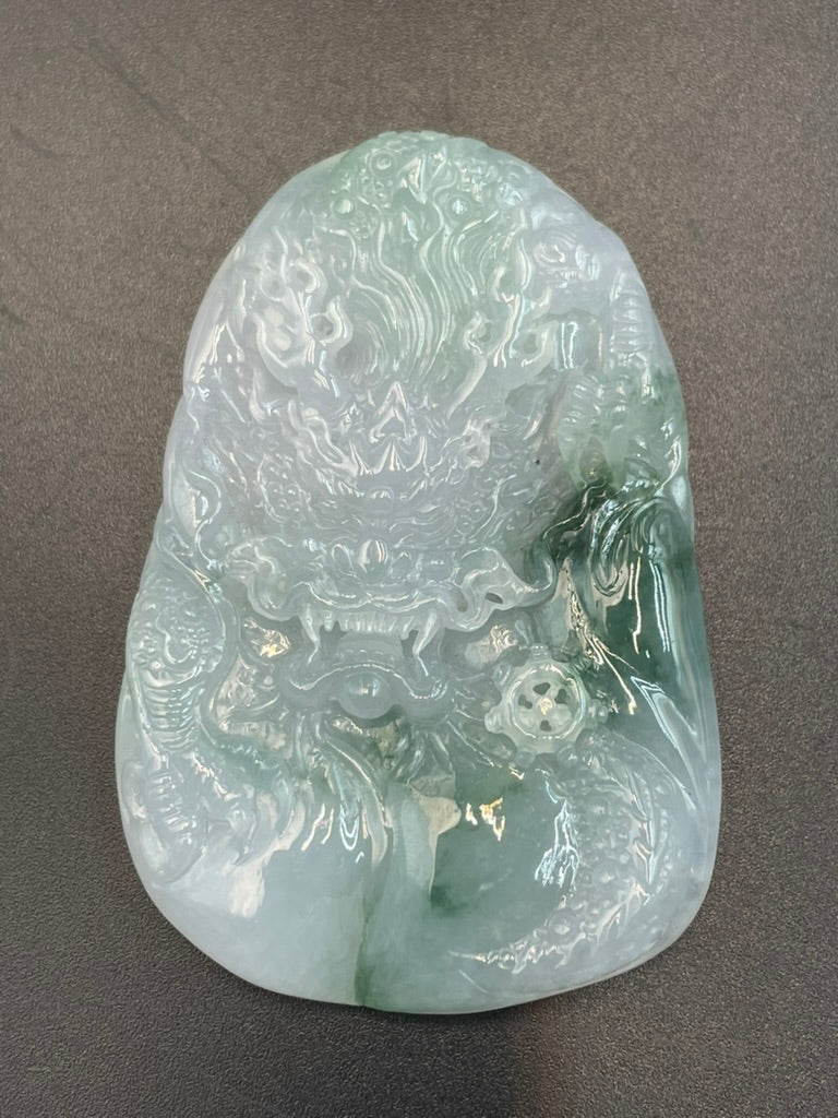 緬甸天然翡翠龍行天下吊墜