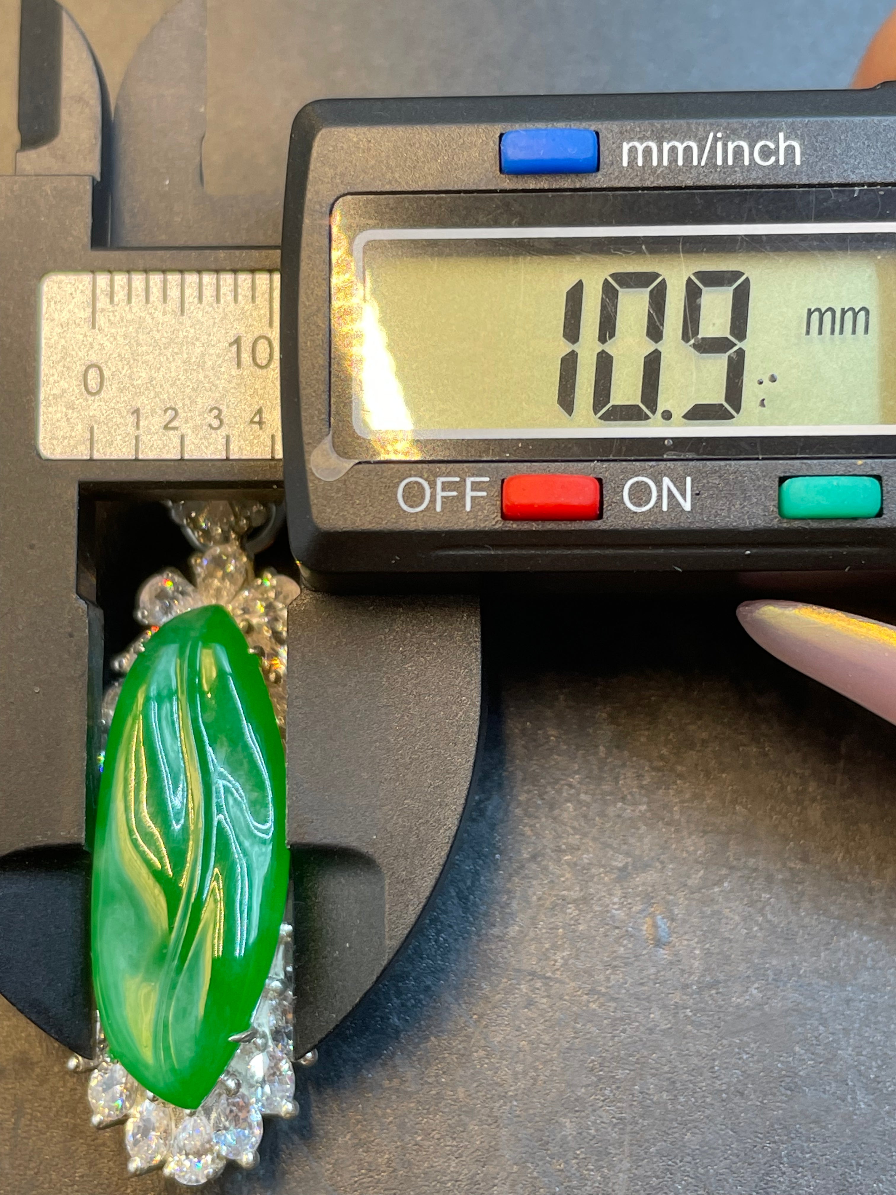 天然翡翠陽綠葉子吊墜