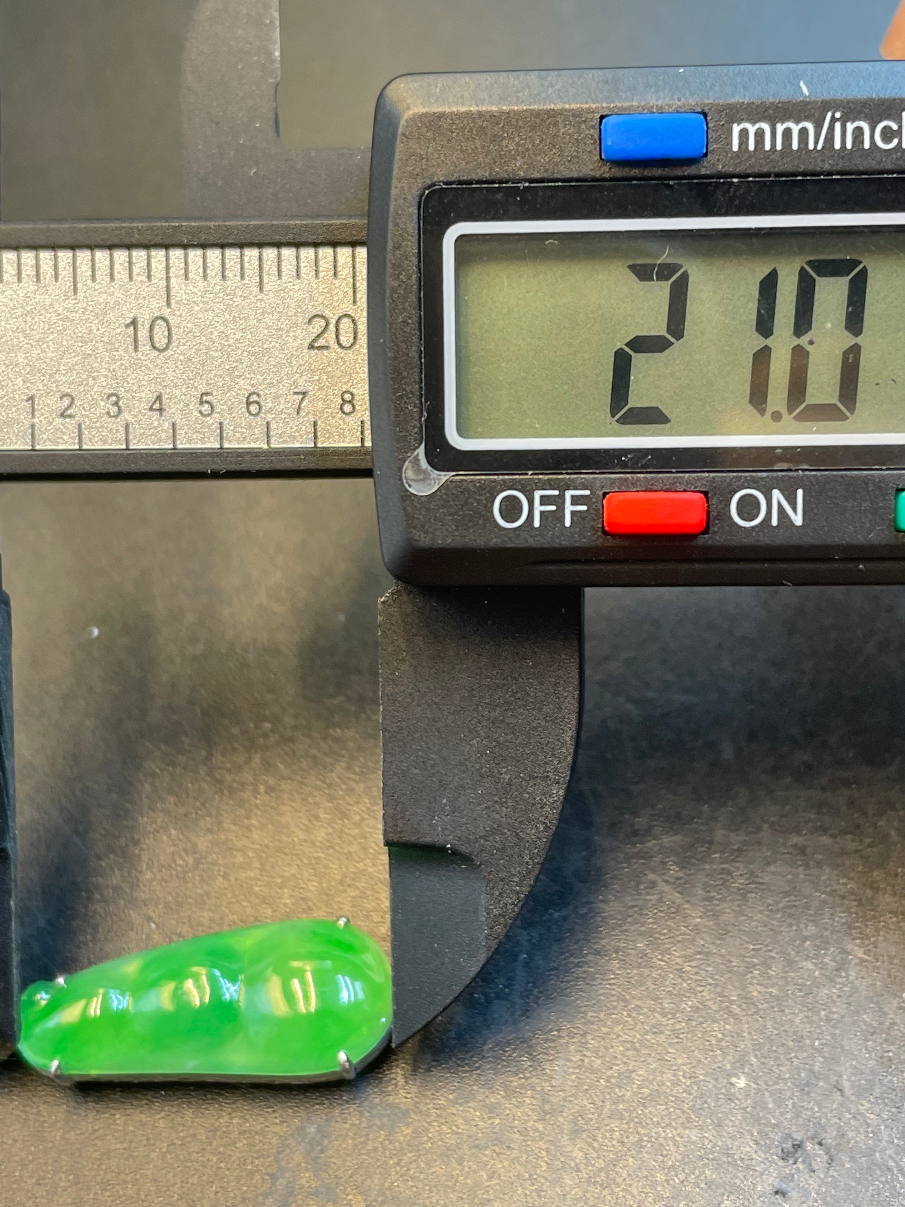 緬甸天然翡翠陽綠福豆/三元及第吊墜