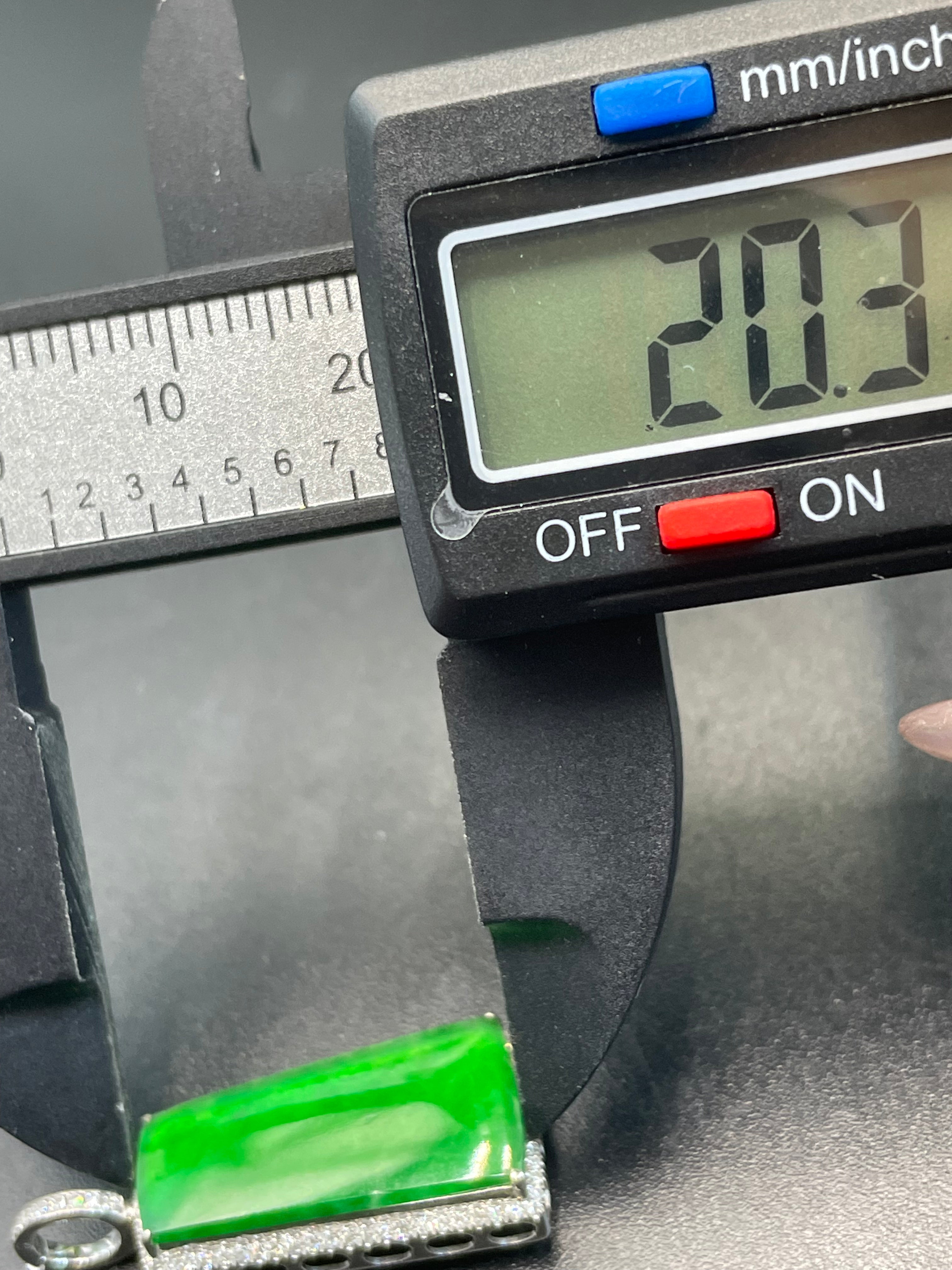 緬甸天然翡翠陽綠無事牌吊墜