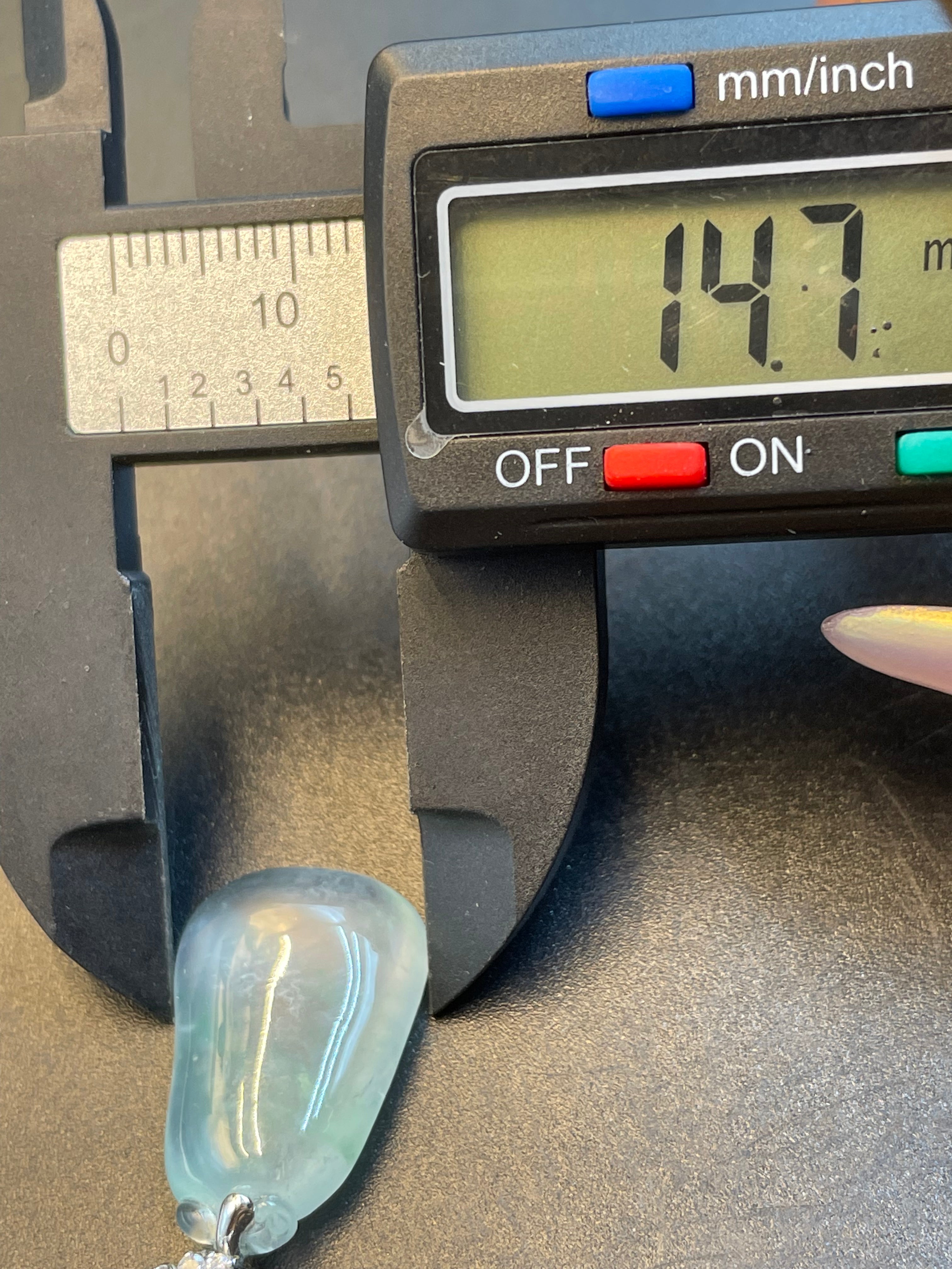 天然翡翠冰種福瓜吊墜