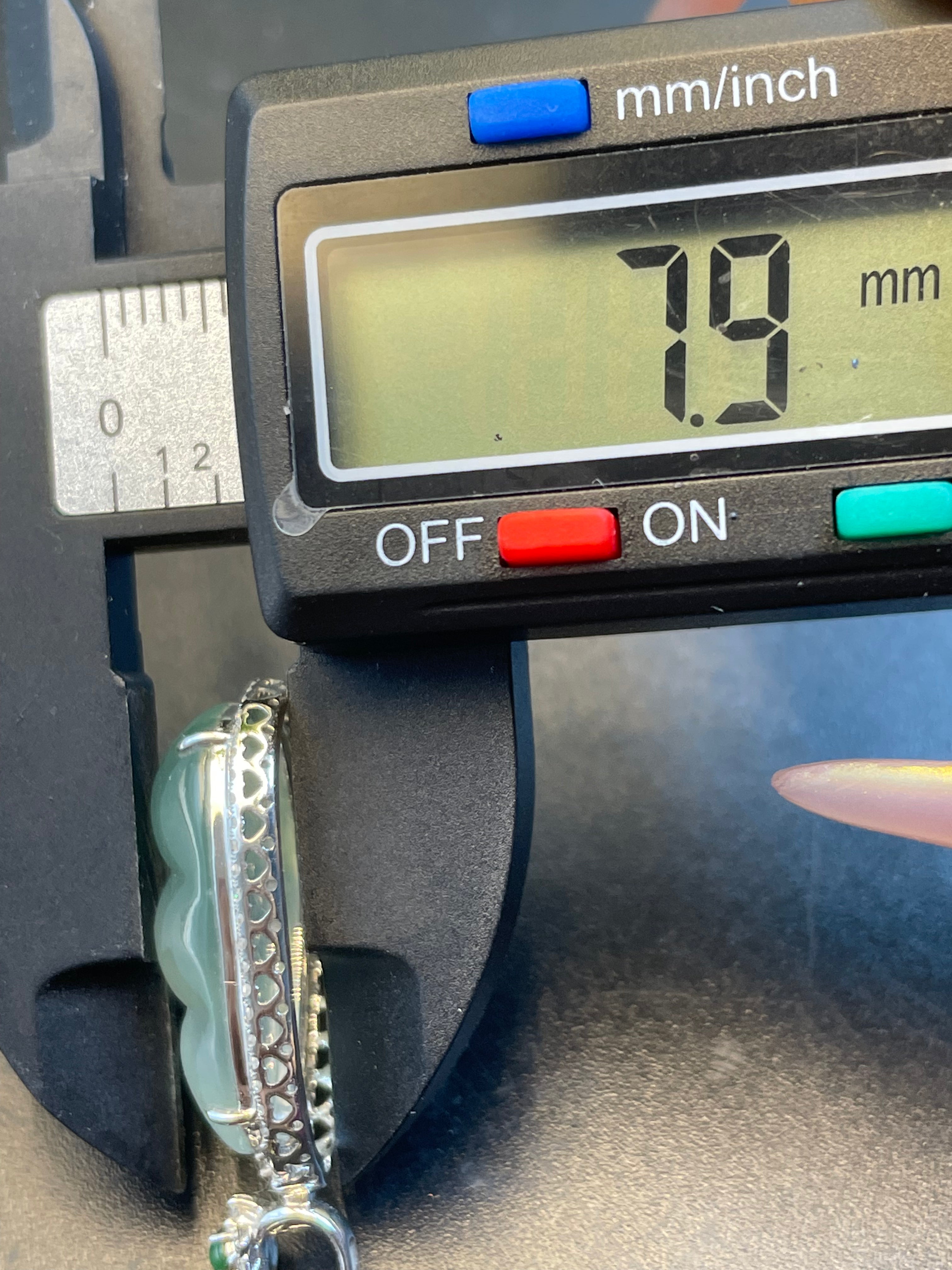 緬甸天然翡翠冰種福豆吊墜