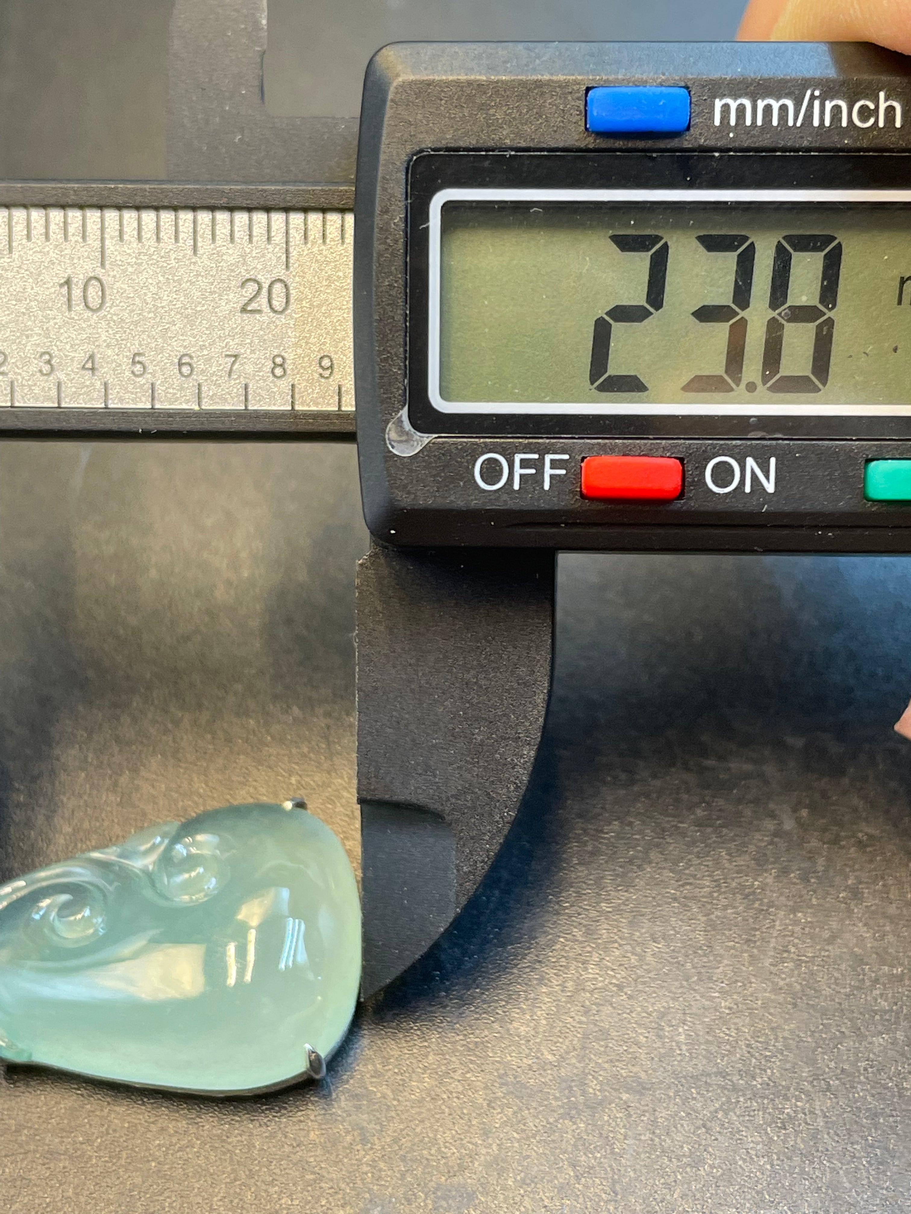 緬甸天然翡翠冰綠如意吊墜