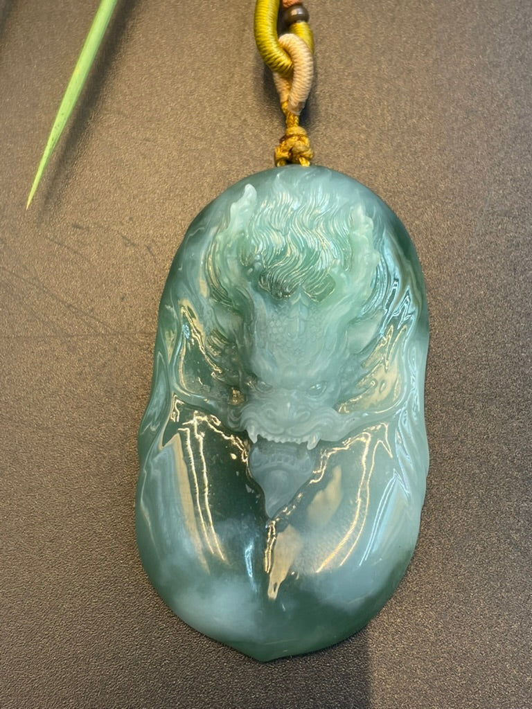 緬甸天然翡翠龍首吊墜