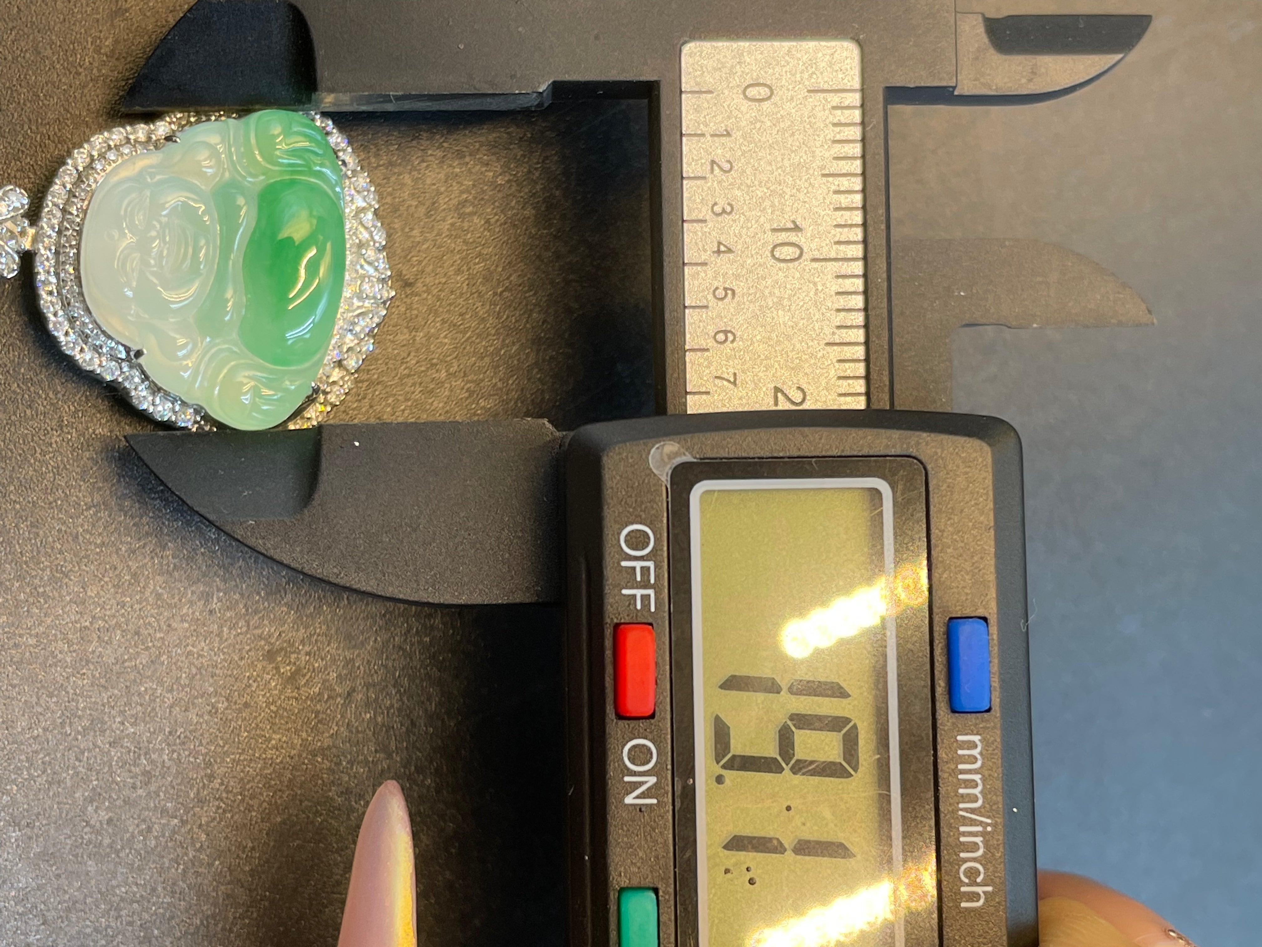 天然翡翠冰種飄綠花彌勒吊墜