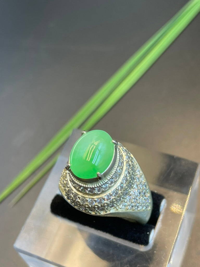 緬甸天然翡翠冰果綠蛋面戒指
