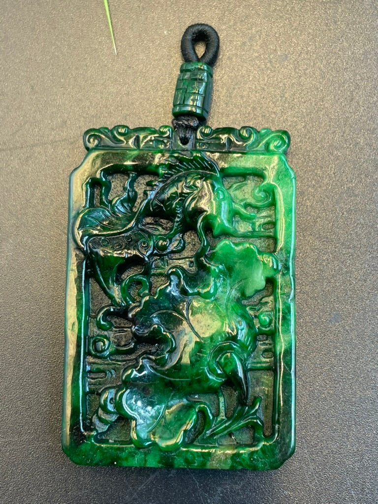 天然緬甸翡翠辣綠仿古牌吊墜