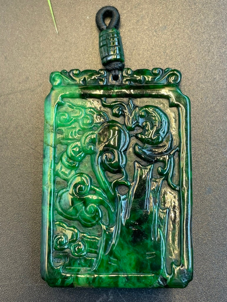 天然緬甸翡翠辣綠仿古牌吊墜