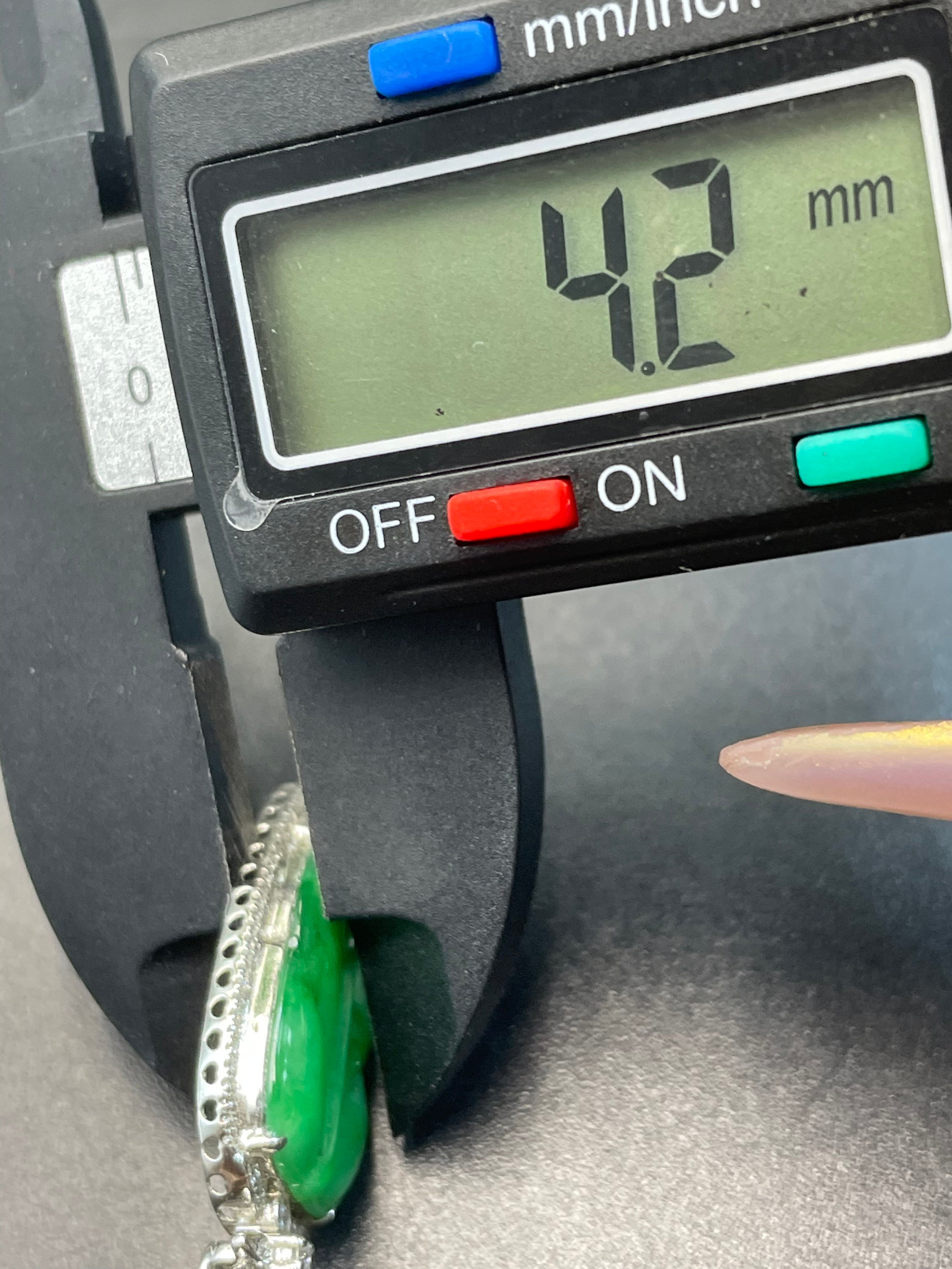 緬甸天然翡翠陽綠葉子吊墜