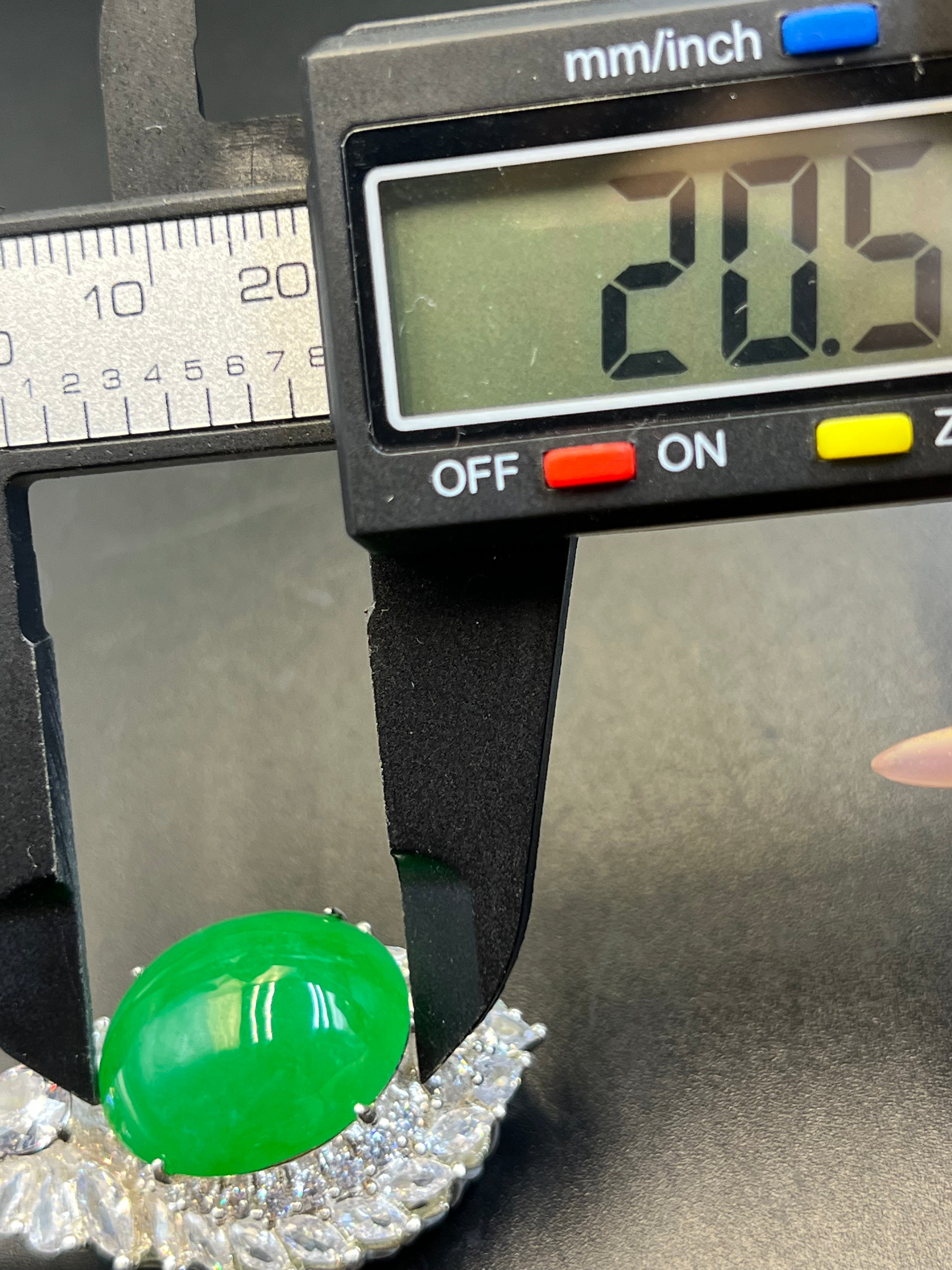 緬甸天然翡翠陽綠蛋面吊墜