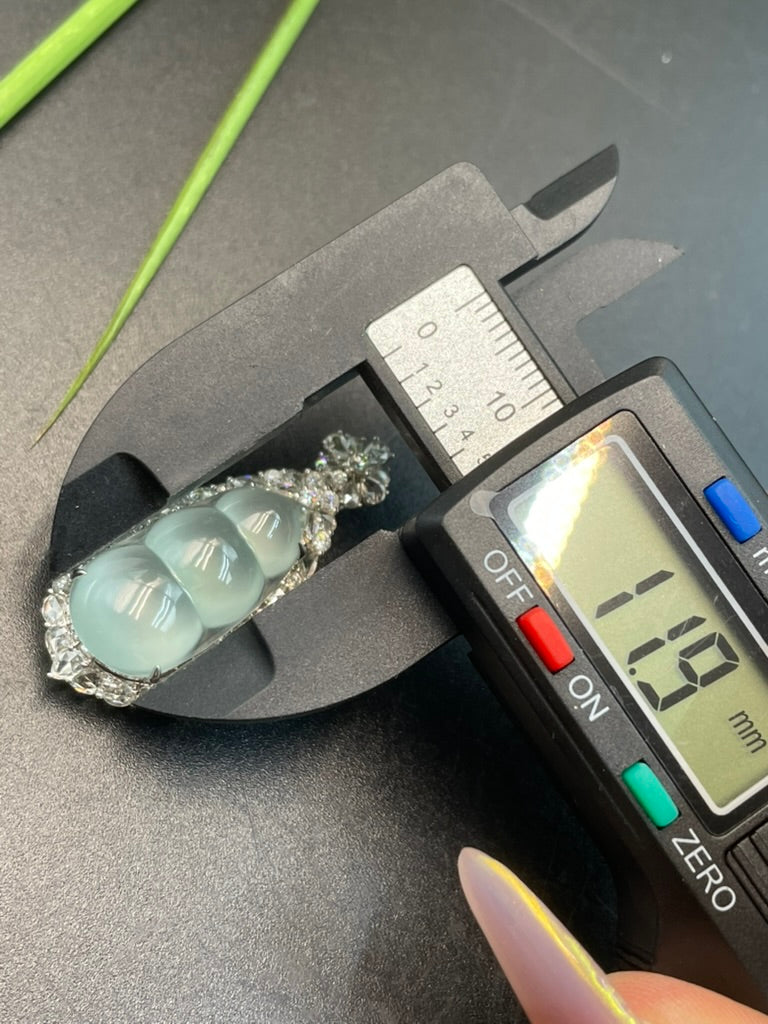 天然緬甸翡翠冰種福豆吊墜