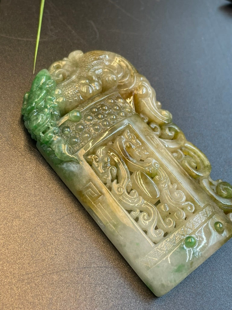 天然緬甸翡翠仿古龍牌吊墜