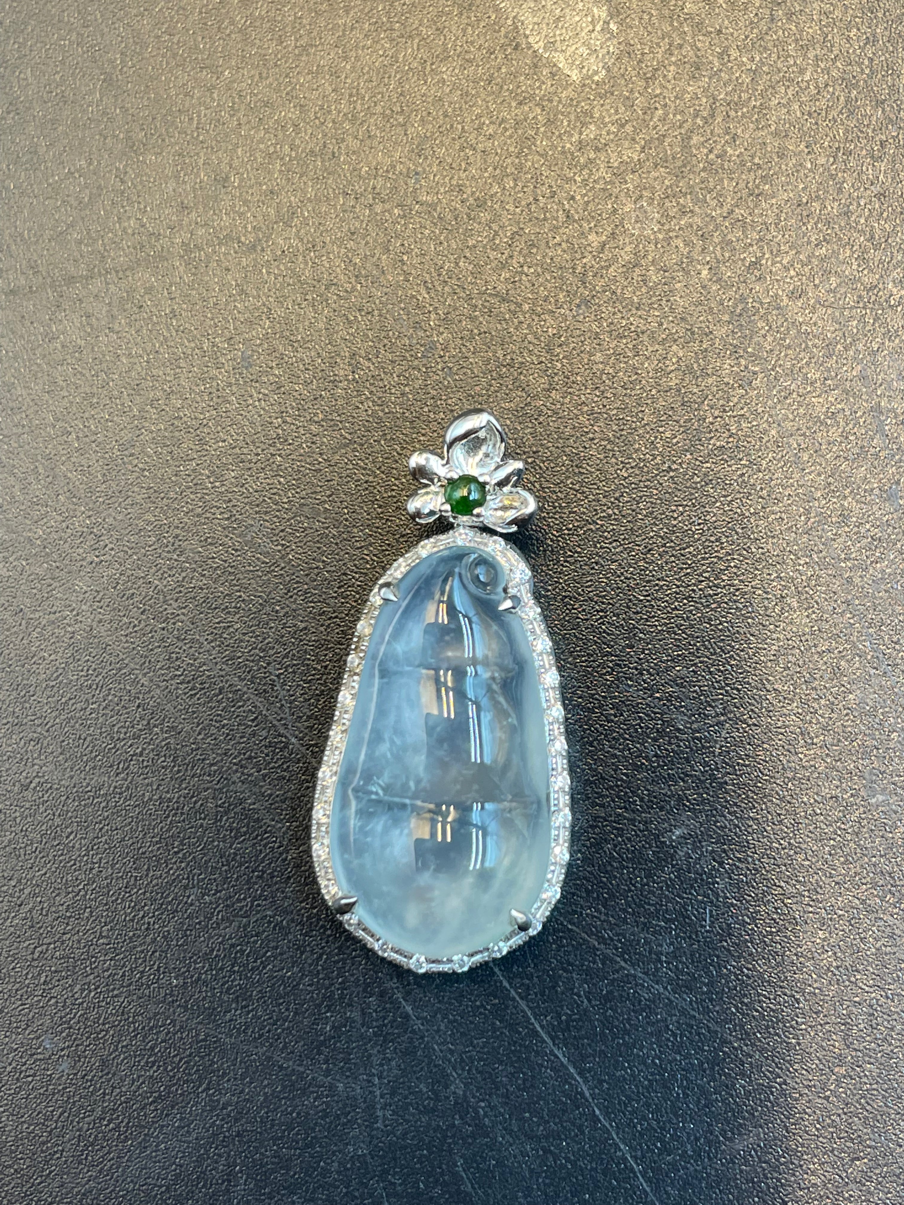 緬甸天然翡翠冰種福豆吊墜