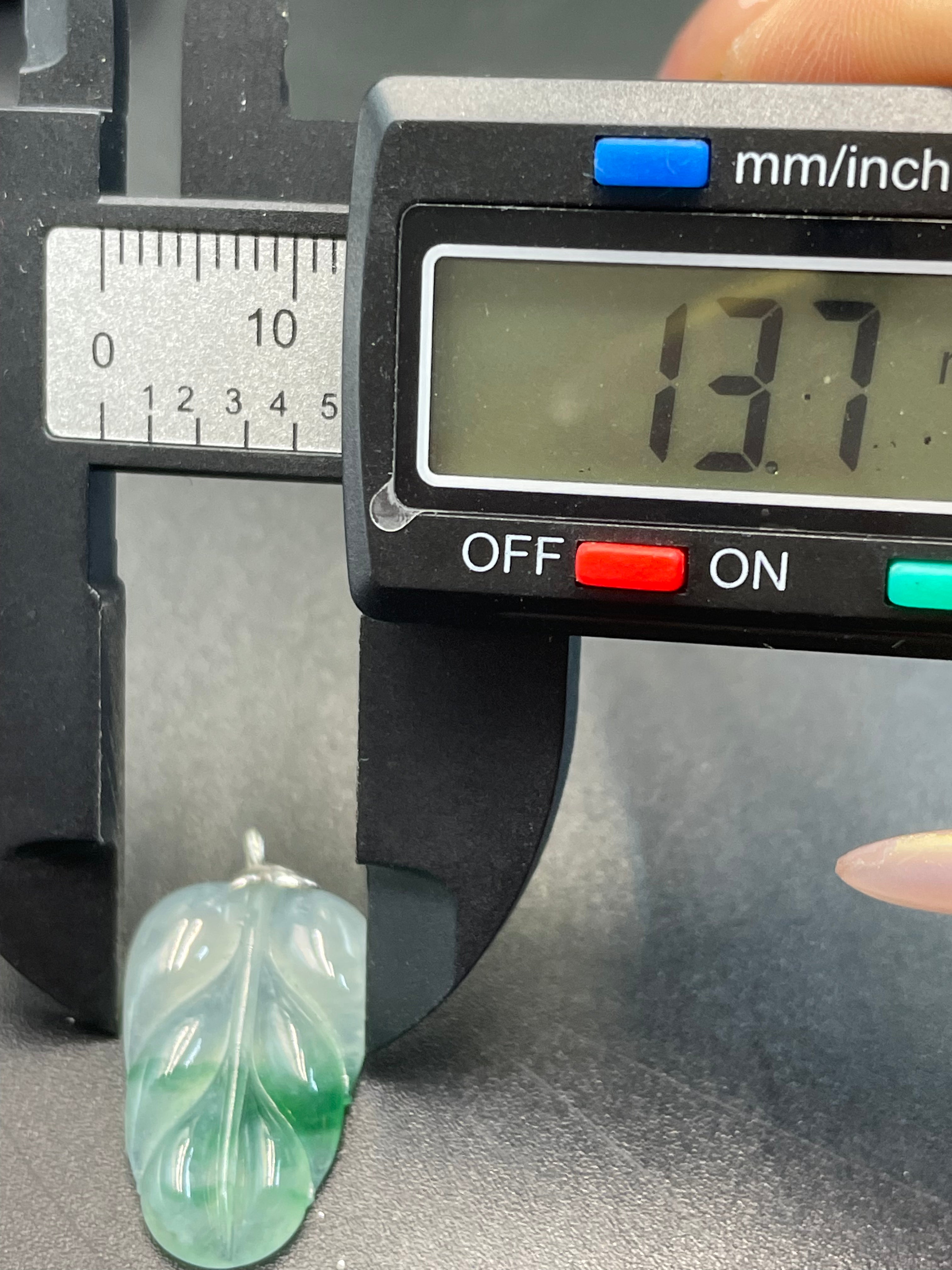 緬甸天然翡翠飄花金枝玉葉吊墜