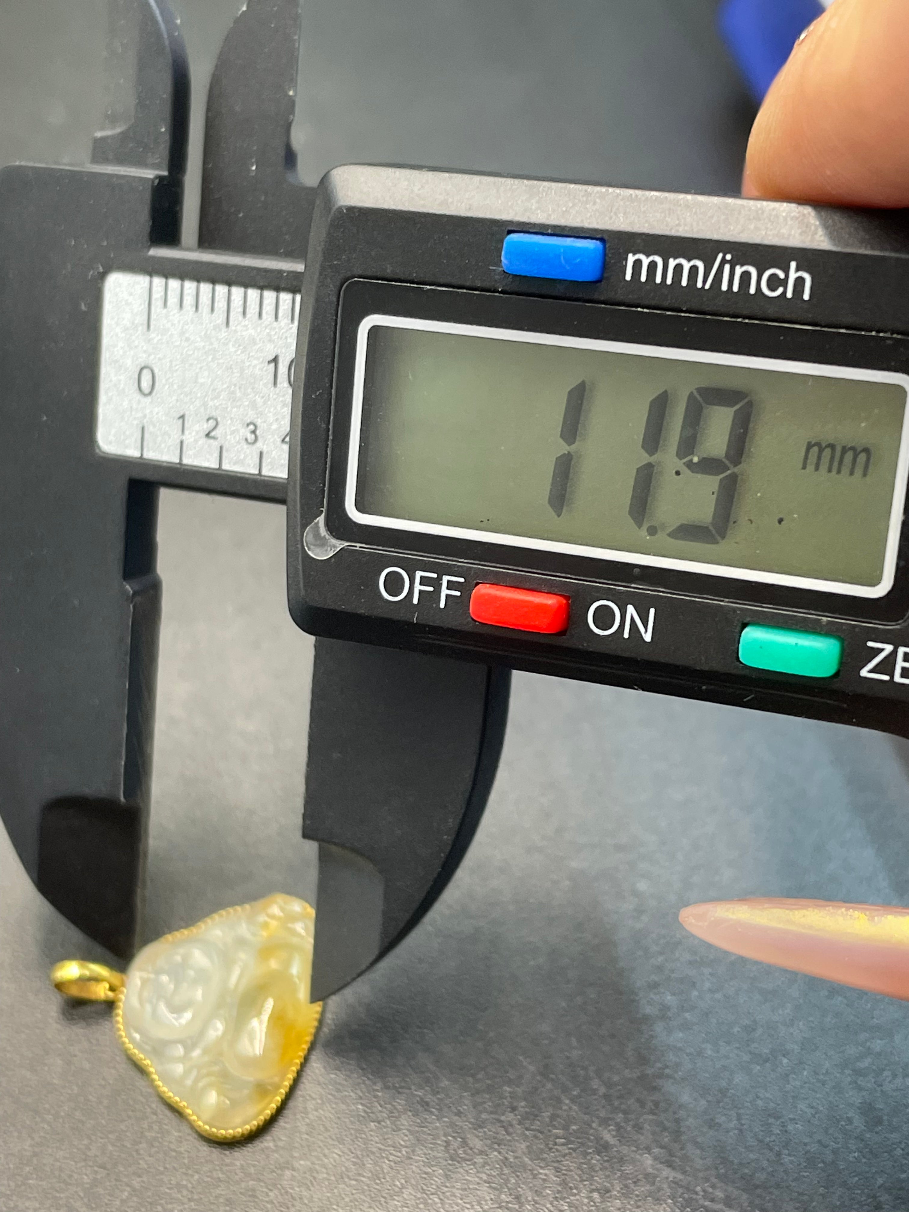 緬甸天然翡翠冰黃翡彌勒吊墜