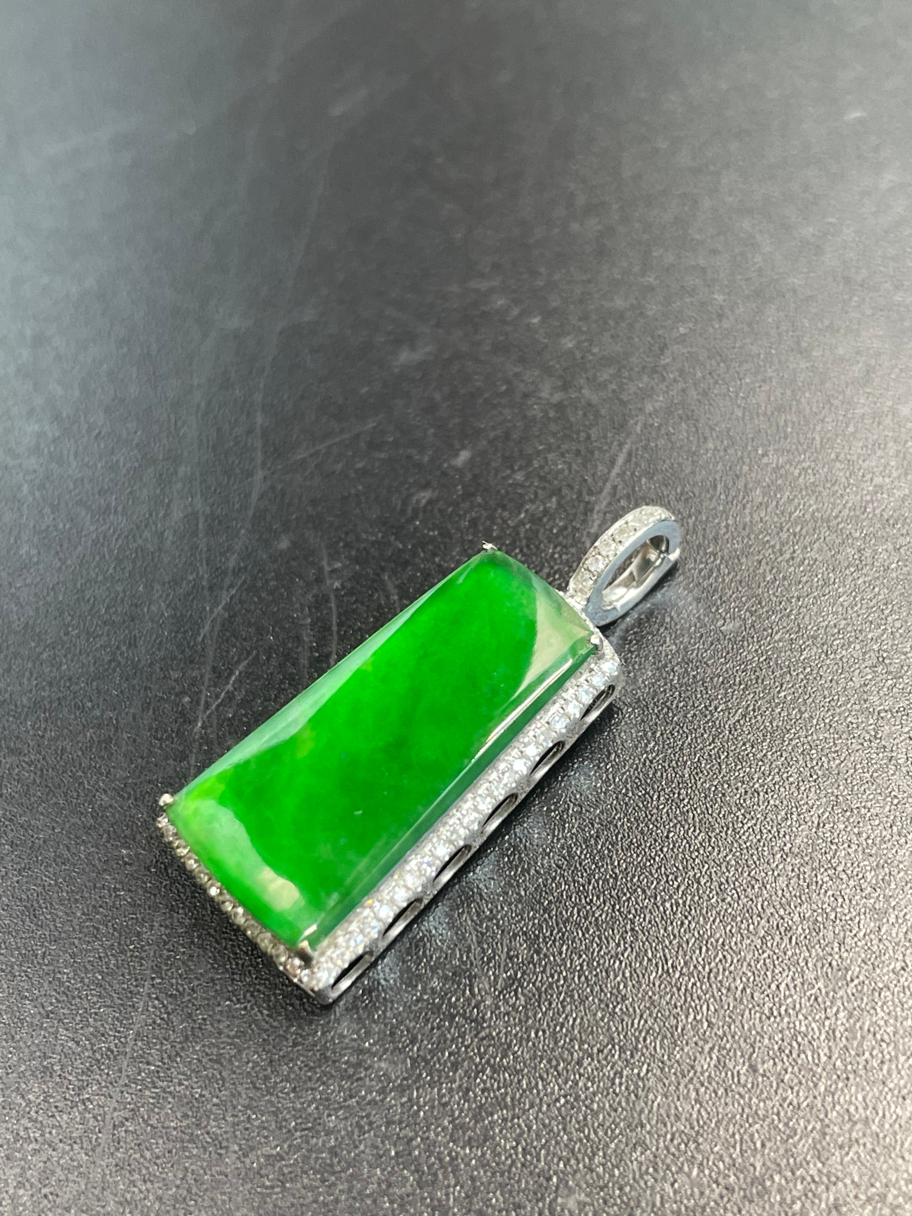 緬甸天然翡翠陽綠無事牌吊墜