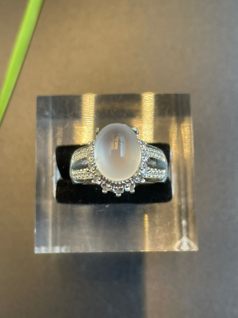 緬甸天然翡翠冰種蛋面戒指