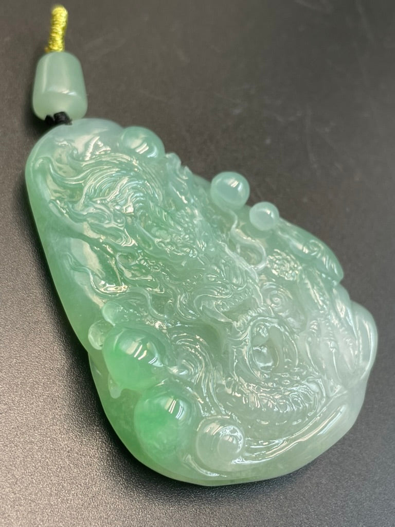 緬甸天然翡翠龍紋吊墜