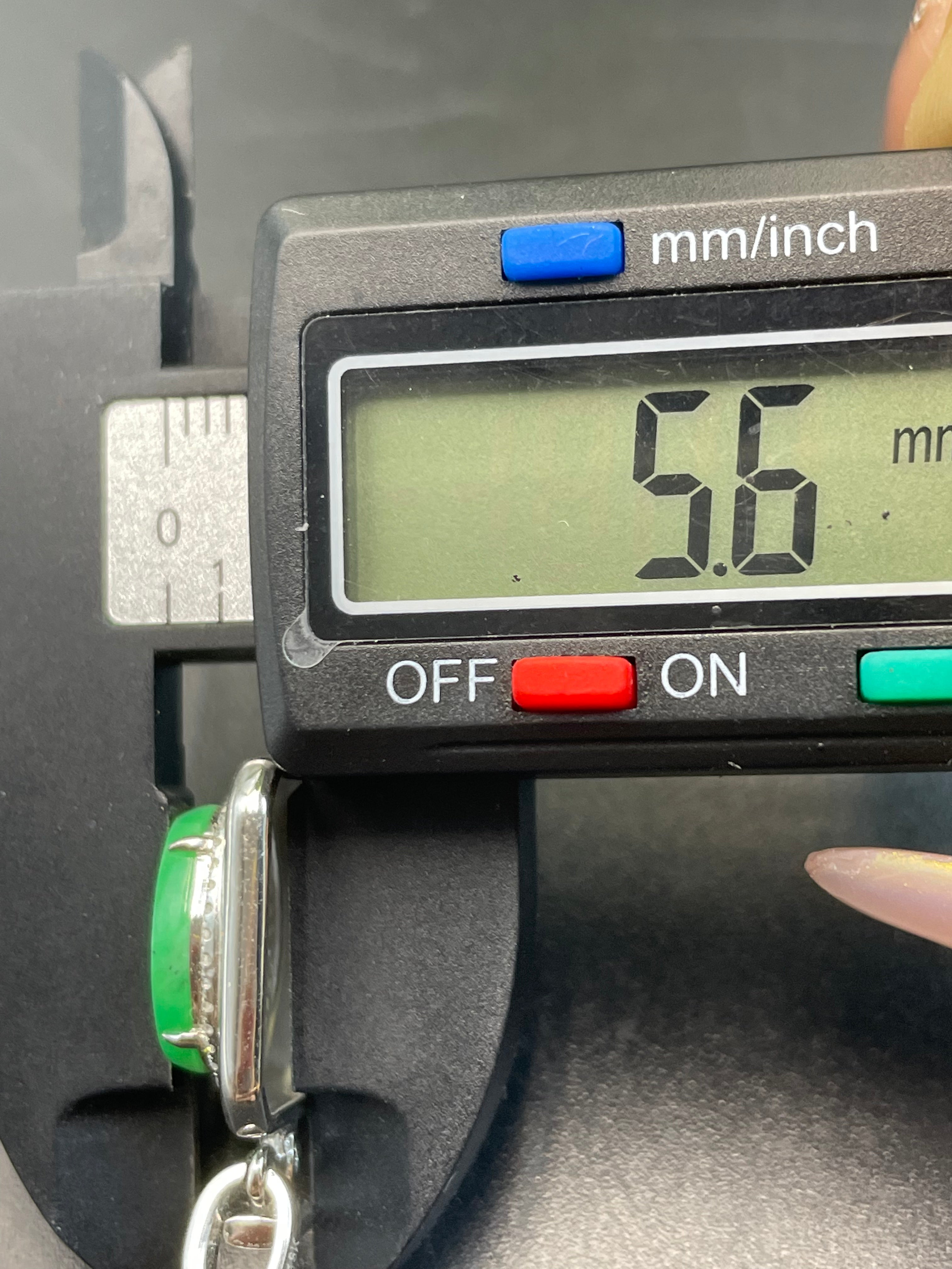 緬甸天然翡翠陽綠無事牌吊墜