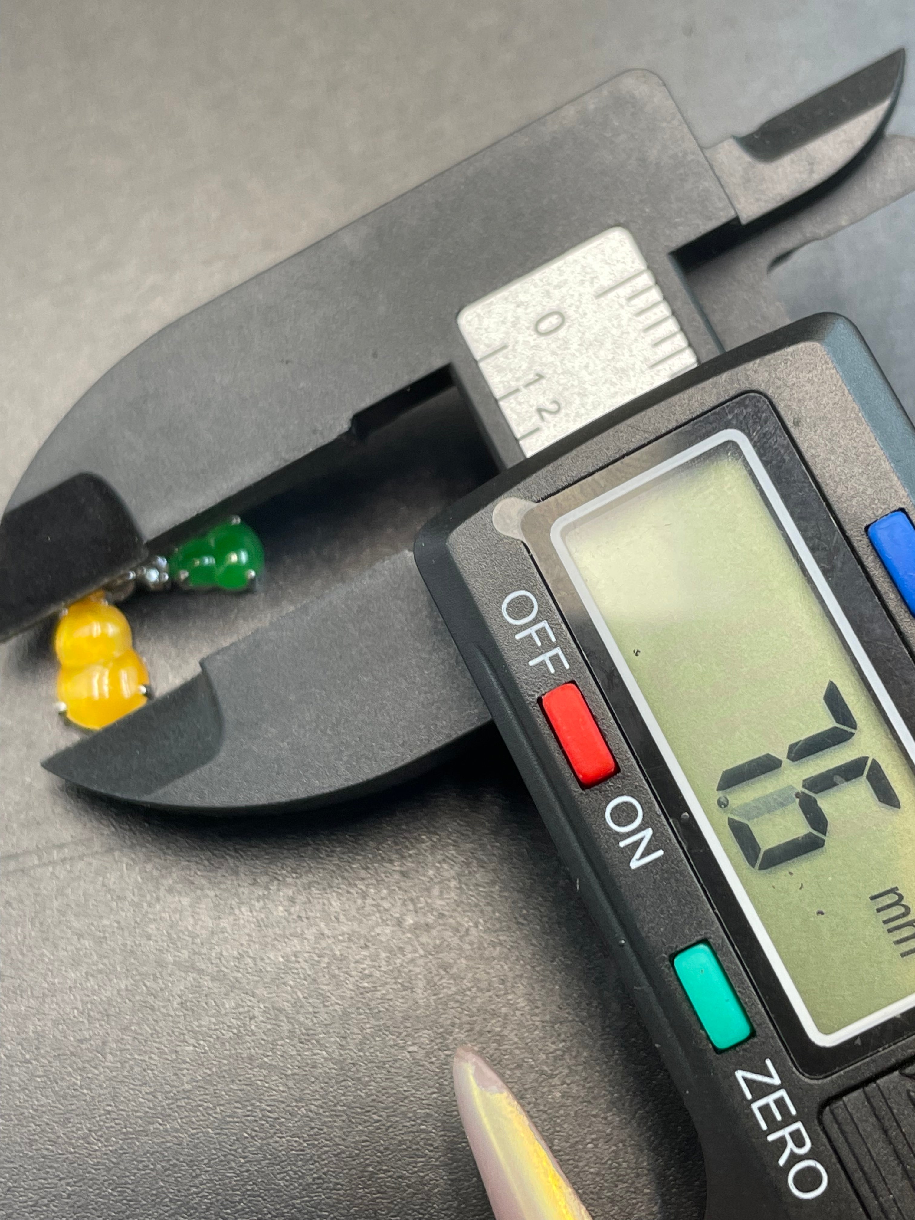 緬甸天然翡翠俏色福祿吊墜