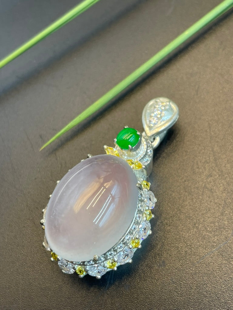 緬甸天然翡翠冰種鴿子蛋面吊墜