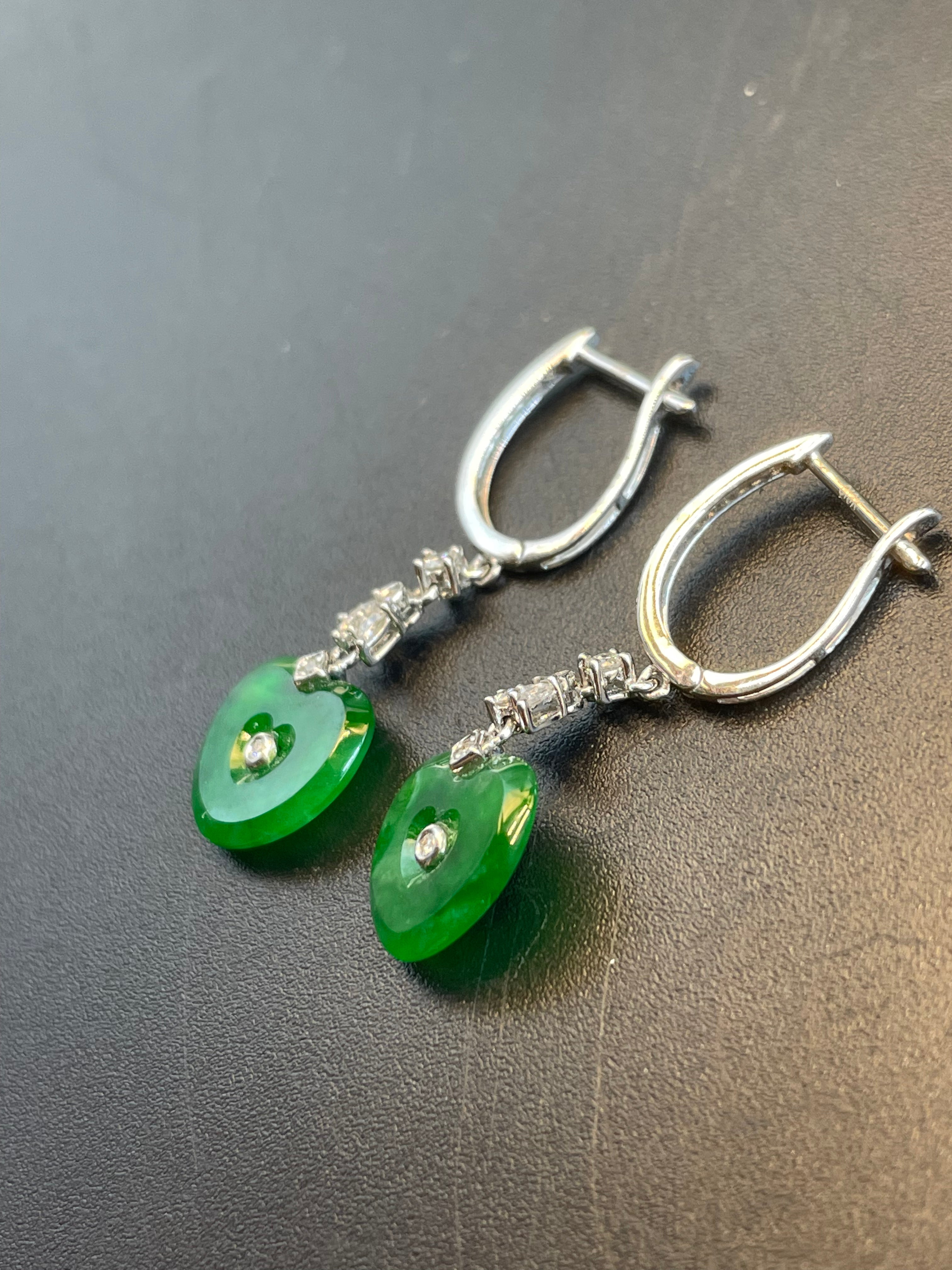 天然翡翠辣綠心形耳環