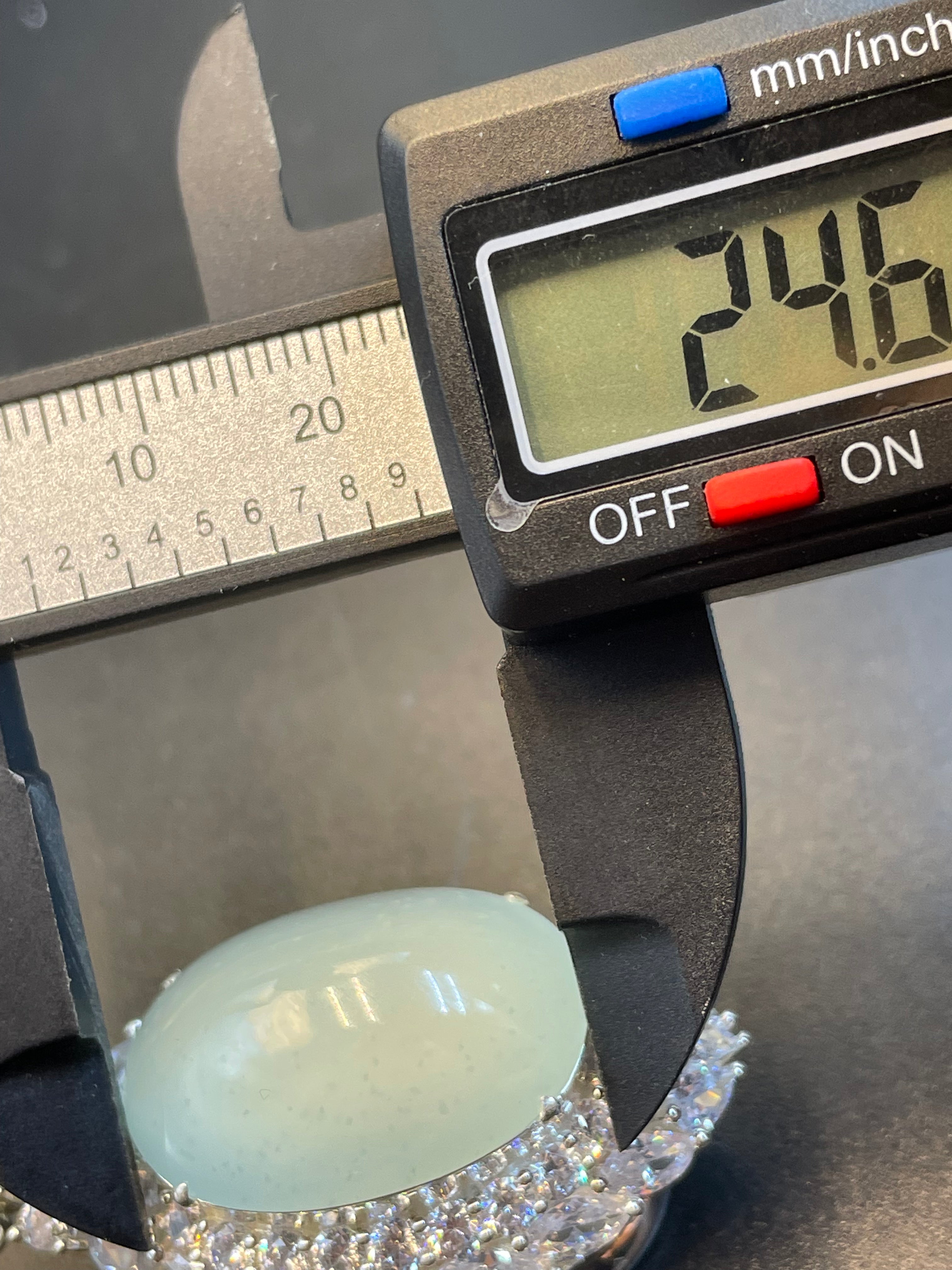 緬甸天然翡翠冰晴藍大蛋面吊墜