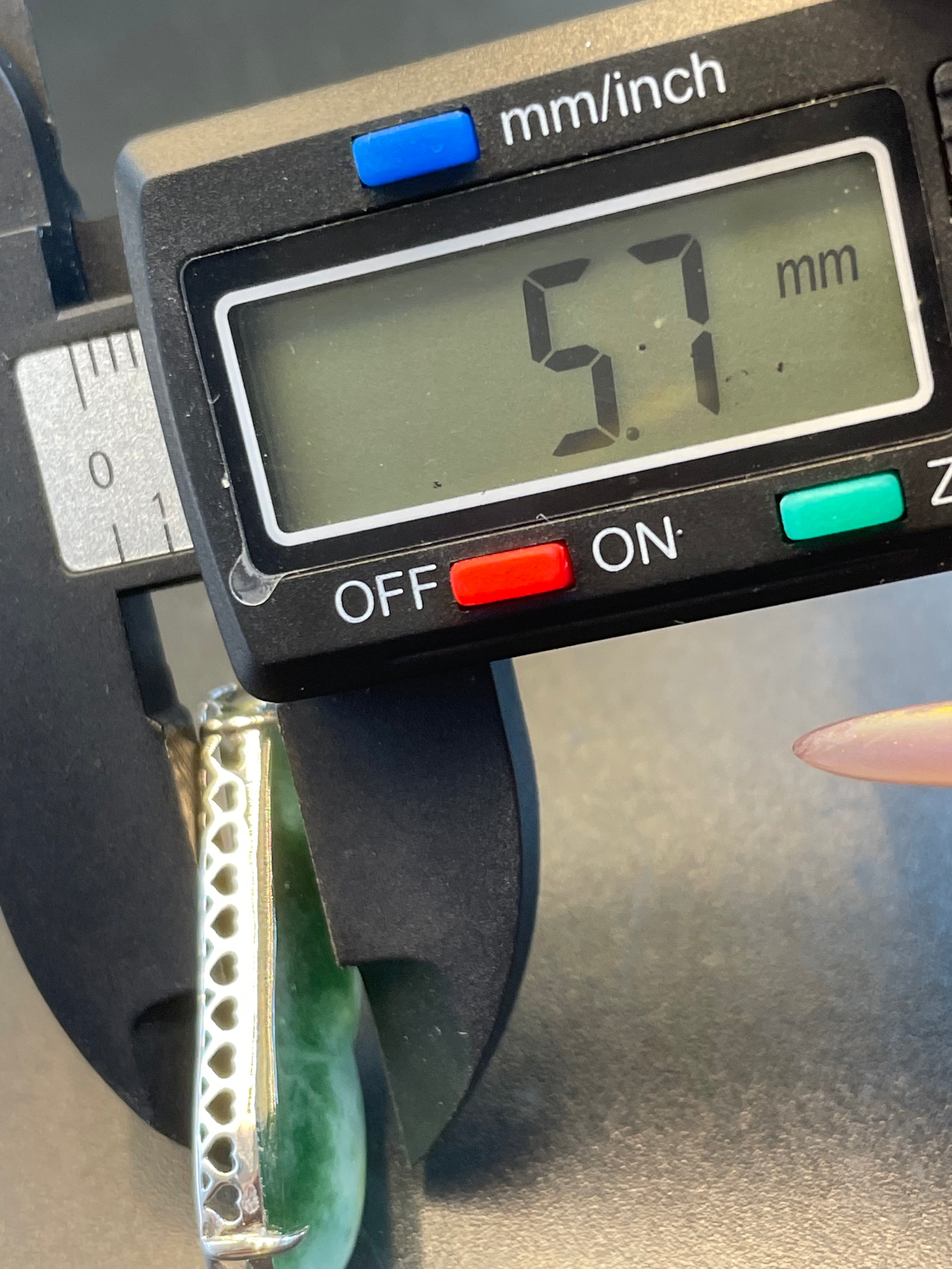 天然翡翠冰種飄綠花福豆吊墜