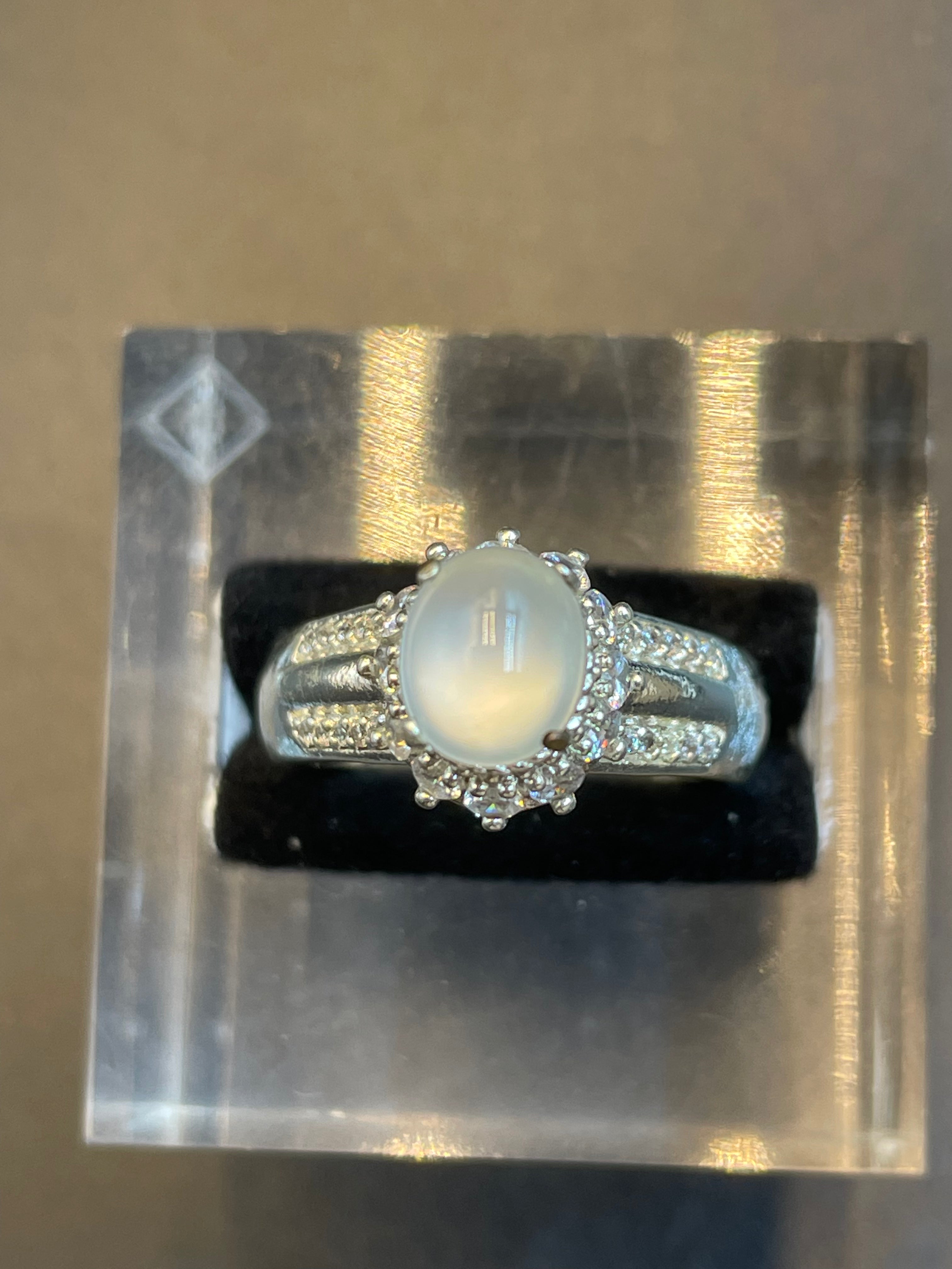 緬甸天然翡翠冰種蛋面戒指