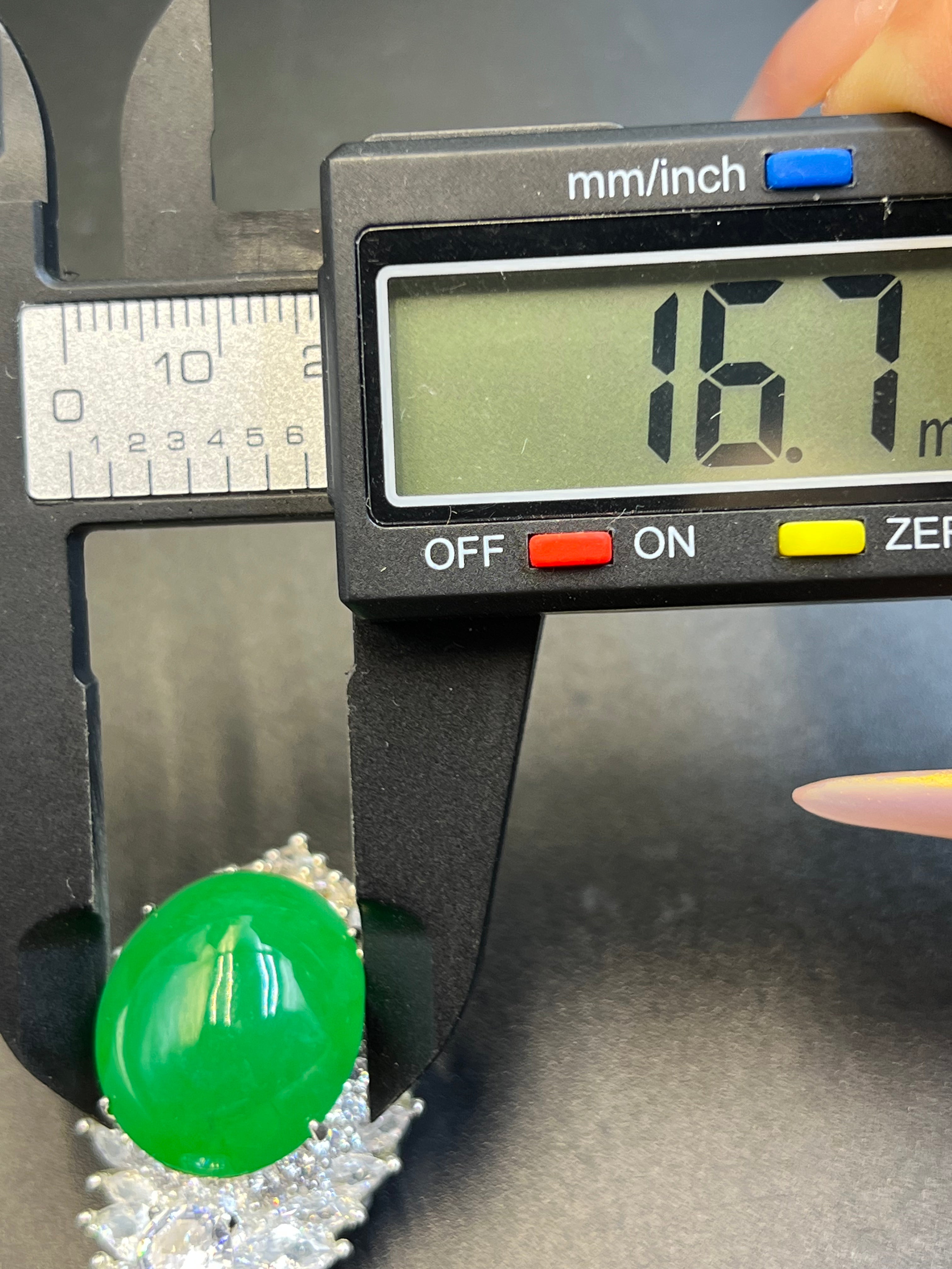 緬甸天然翡翠陽綠蛋面吊墜