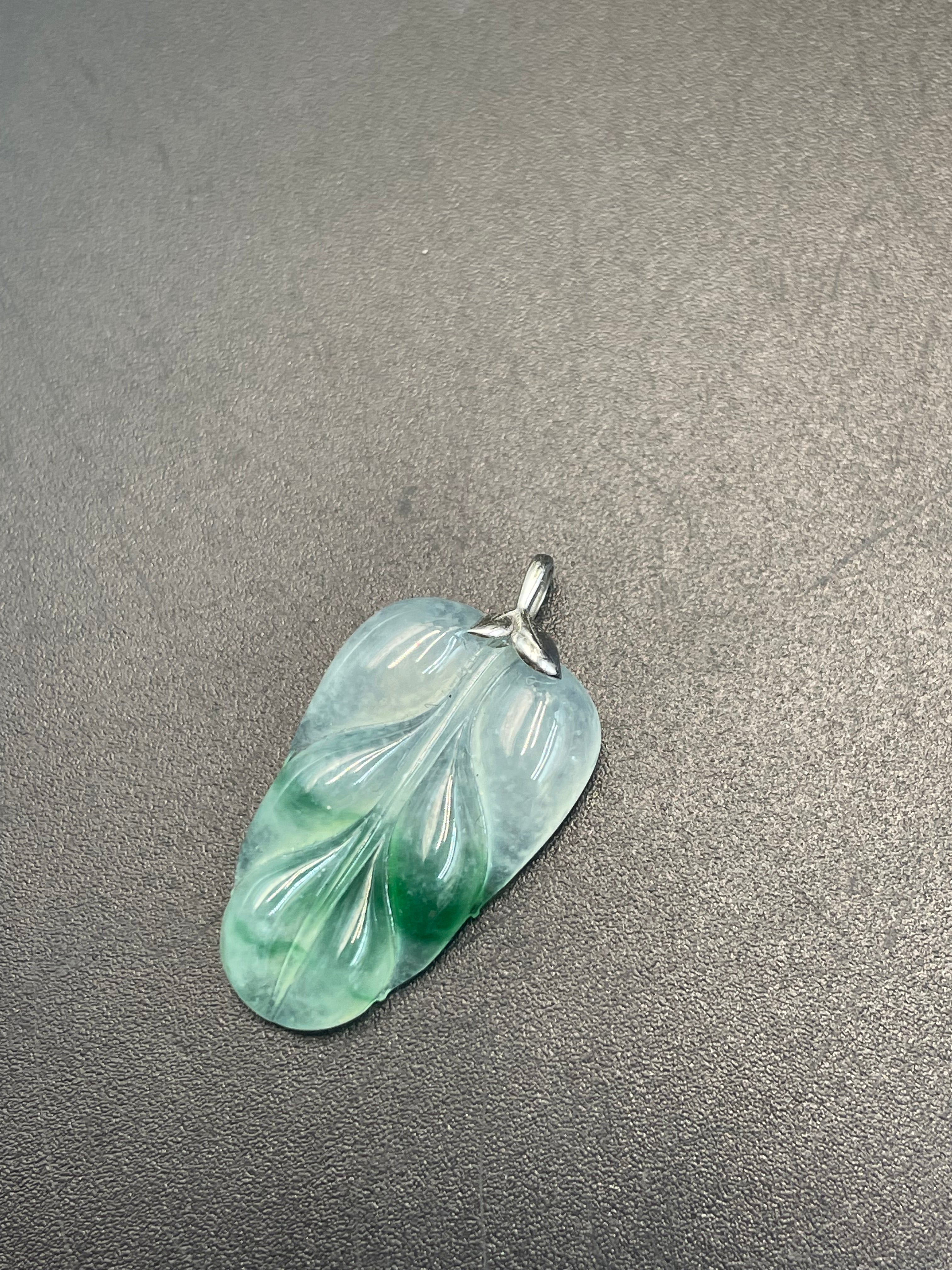 緬甸天然翡翠飄花金枝玉葉吊墜