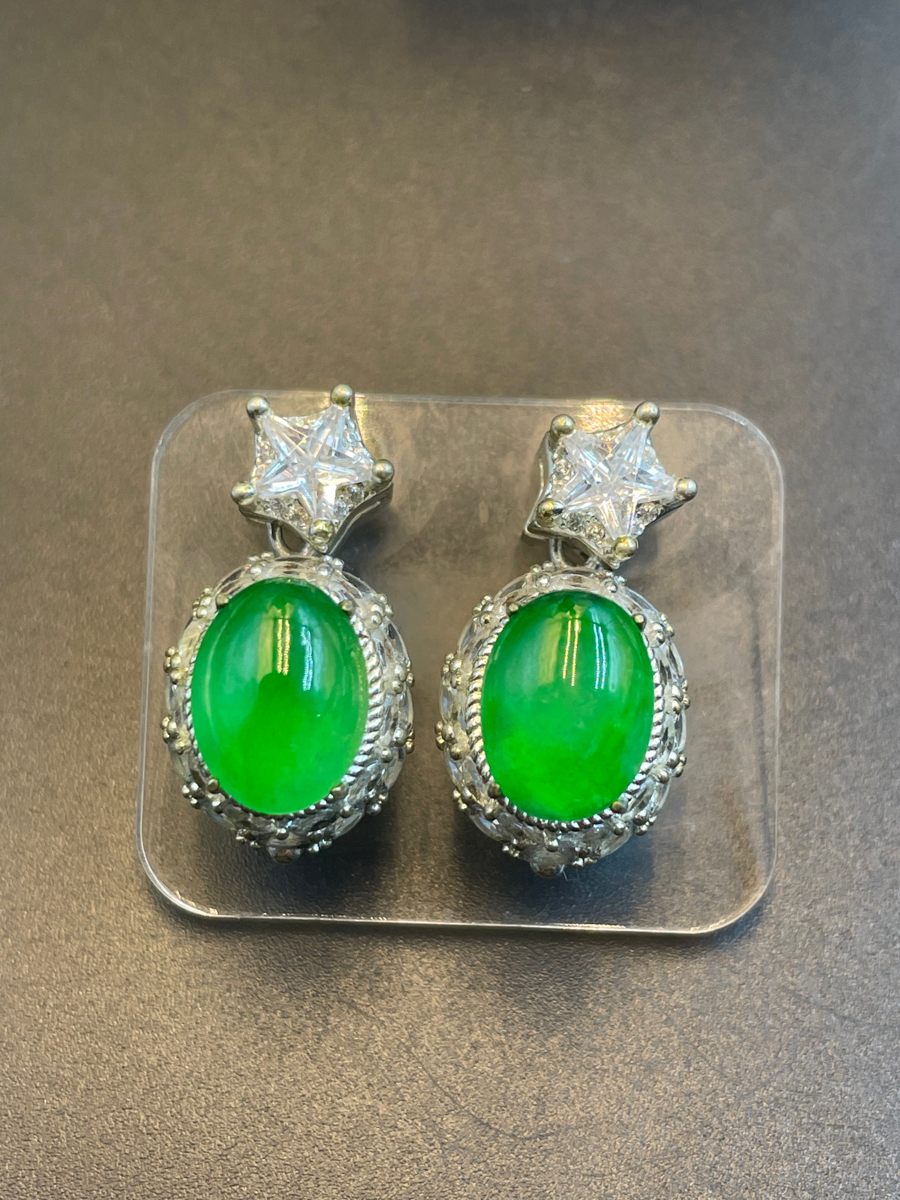 緬甸天然翡翠陽綠蛋面耳環