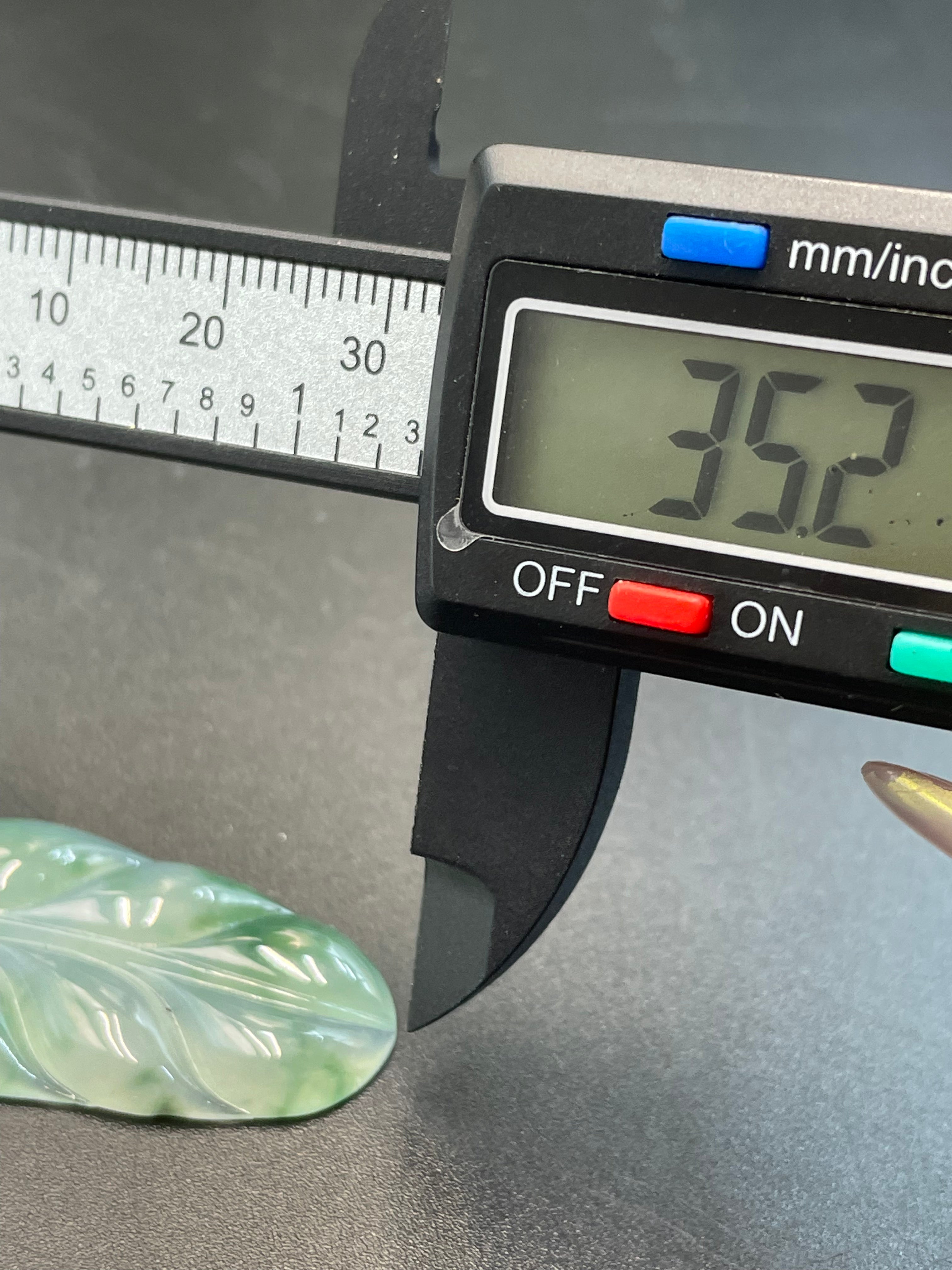 緬甸天然翡翠飄花金枝玉葉吊墜