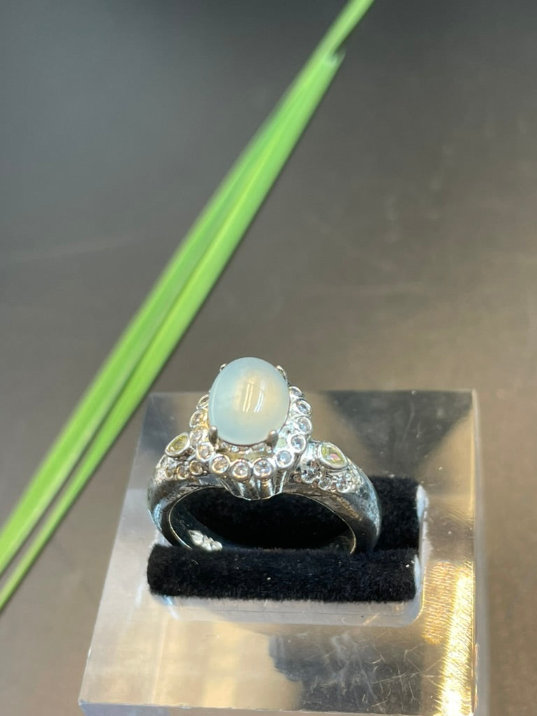 緬甸天然翡翠冰種蛋面戒指