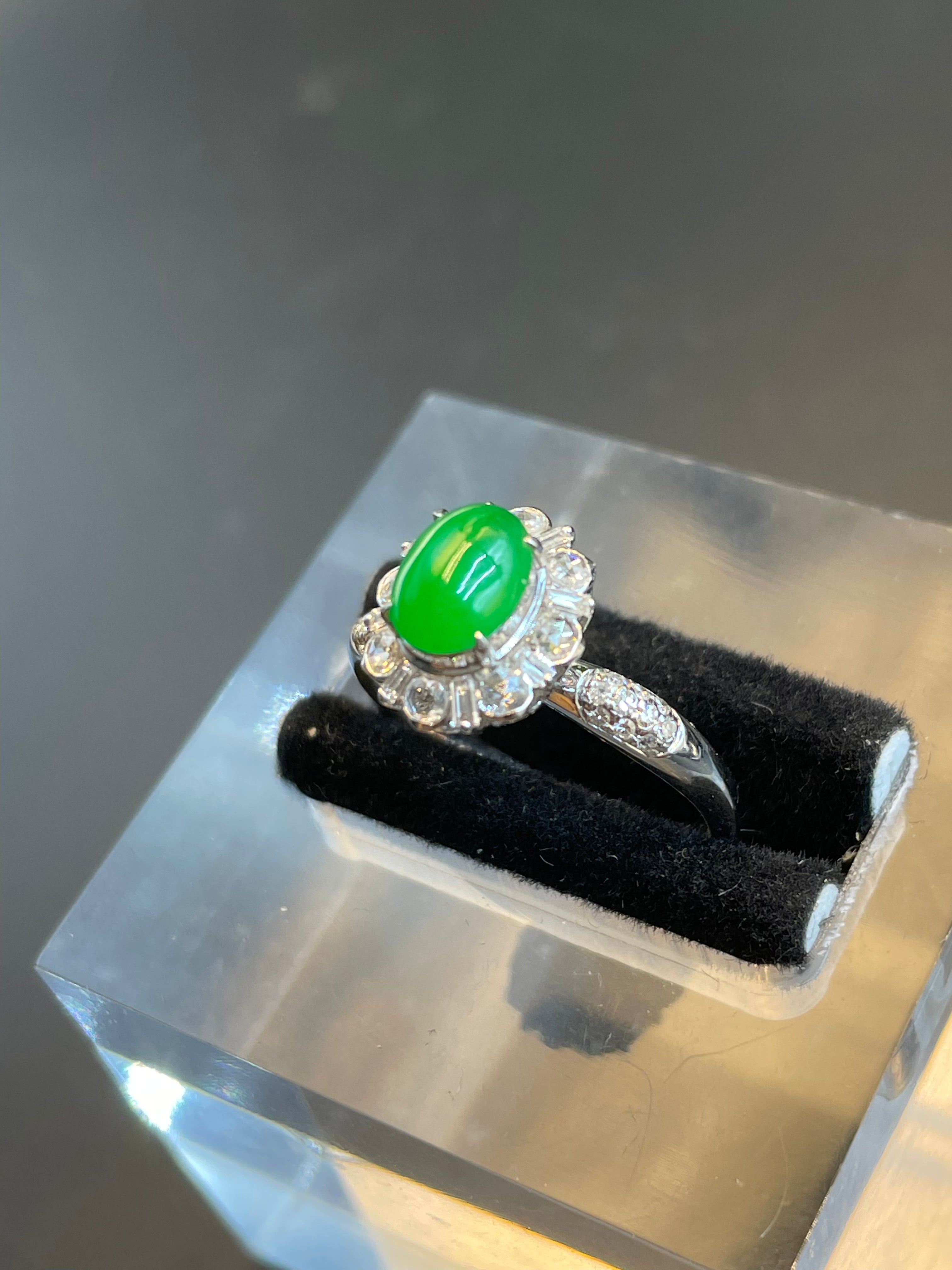 緬甸天然翡翠陽綠蛋面戒指