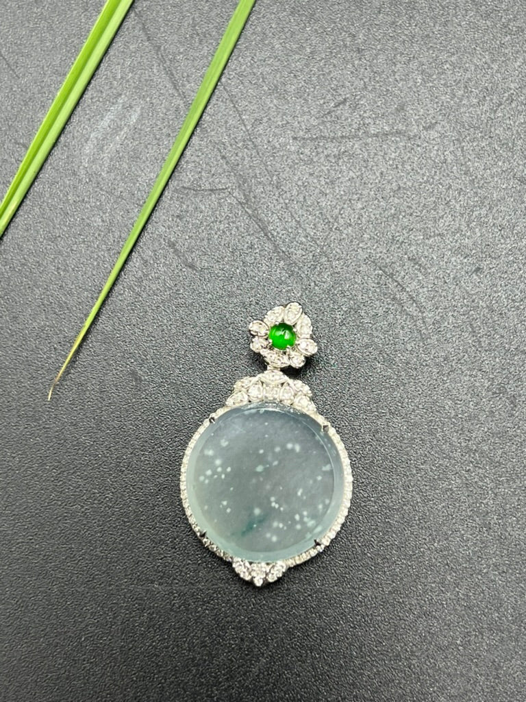 緬甸天然翡翠冰種飄花雪花棉無事圓牌吊墜