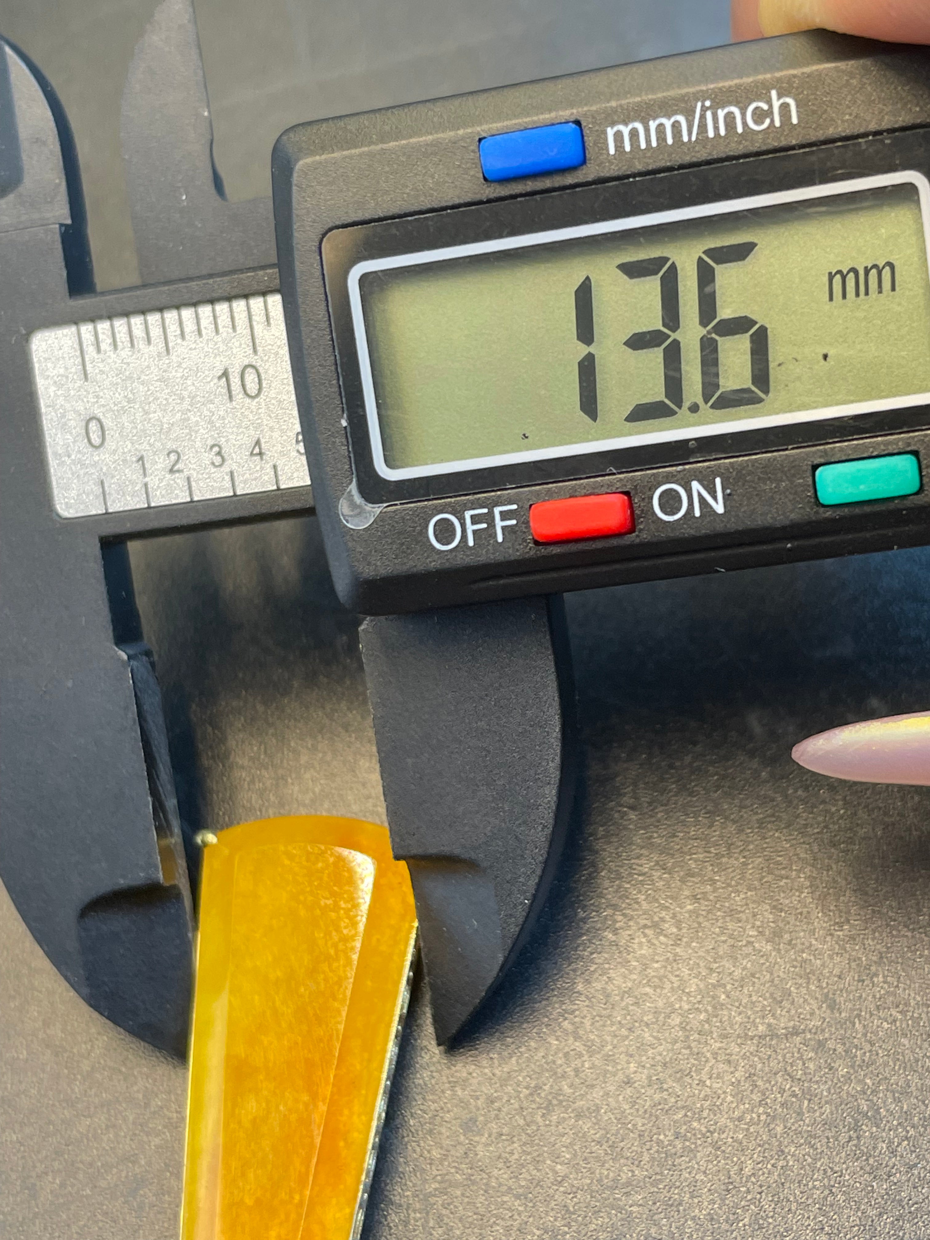 天然翡翠黃翡無事牌吊墜