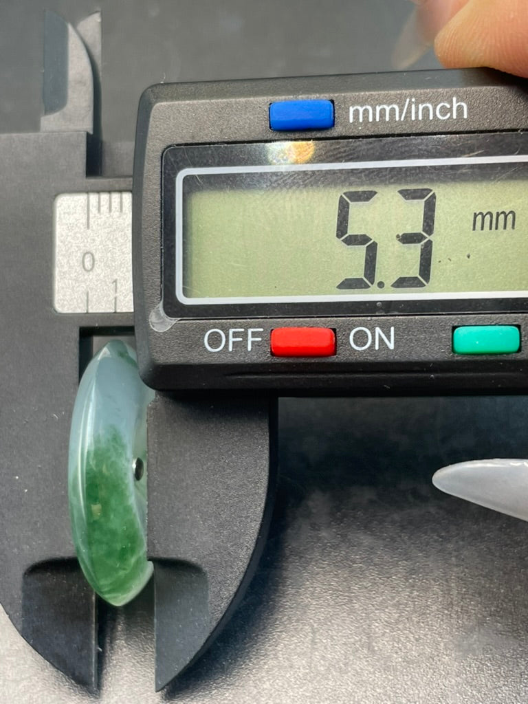 緬甸天然翡翠玻璃種飄綠花平安扣吊墜