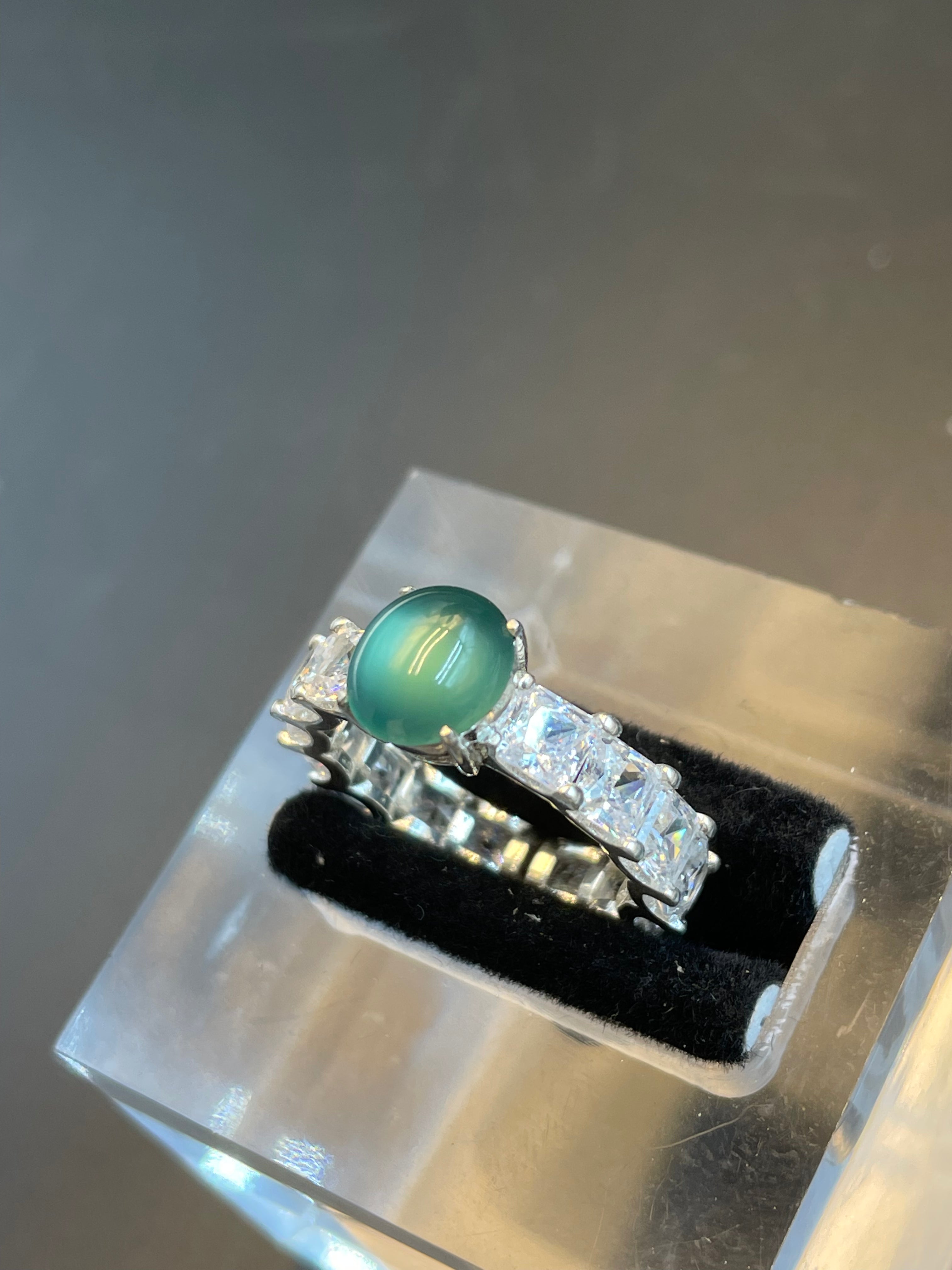 緬甸天然翡翠藍水蛋面戒指