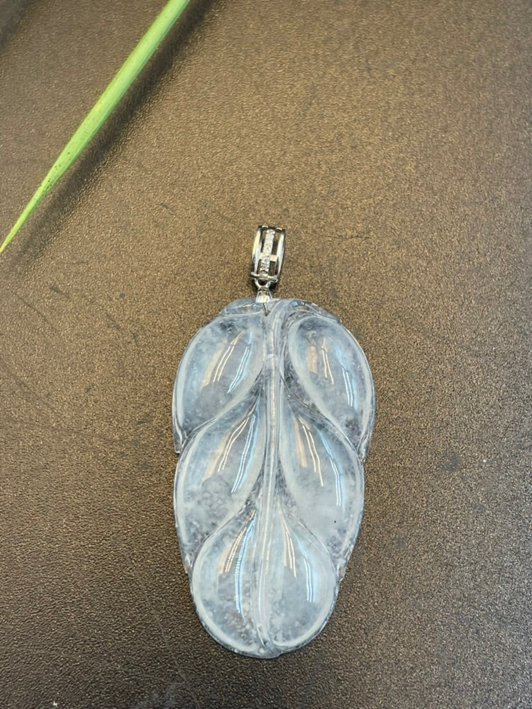 緬甸天然翡翠冰種葉子吊墜